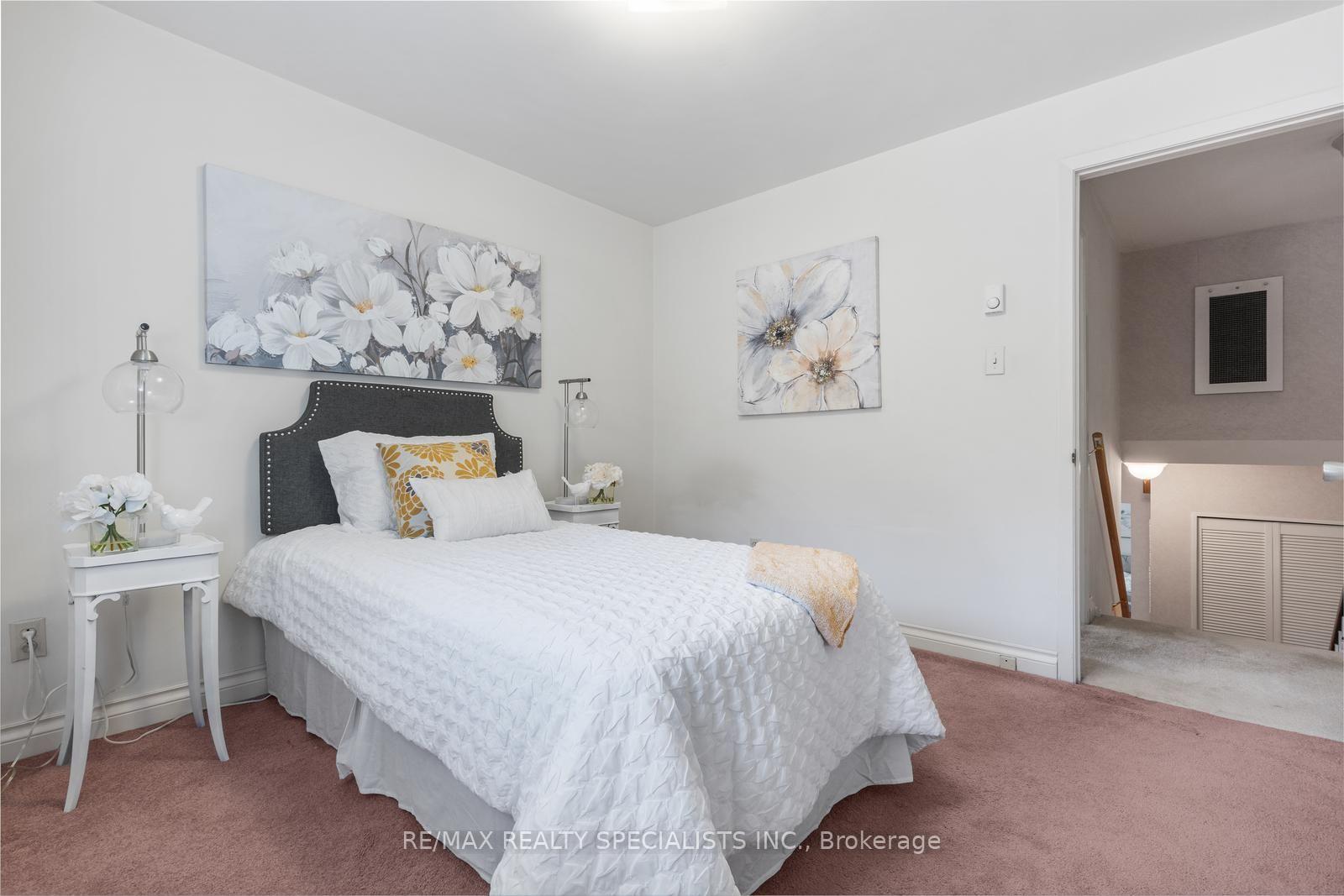 Photo 24 of 14 Michael Drive, North York, Hillcrest Village — HOMEH