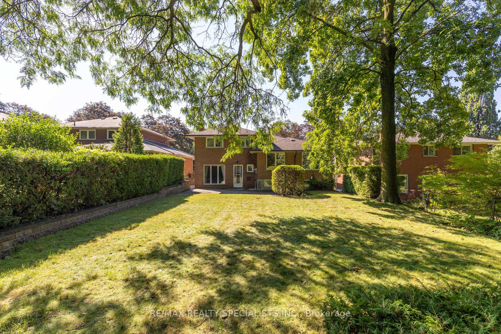 Photo 28 of 14 Michael Drive, North York, Hillcrest Village — HOMEH