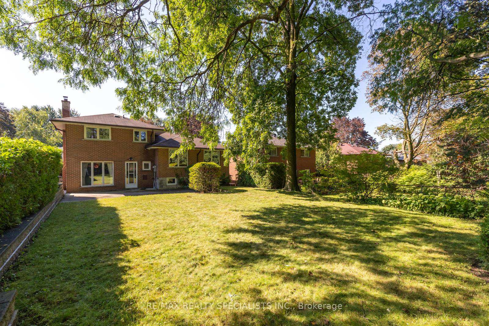 Photo 29 of 14 Michael Drive, North York, Hillcrest Village — HOMEH