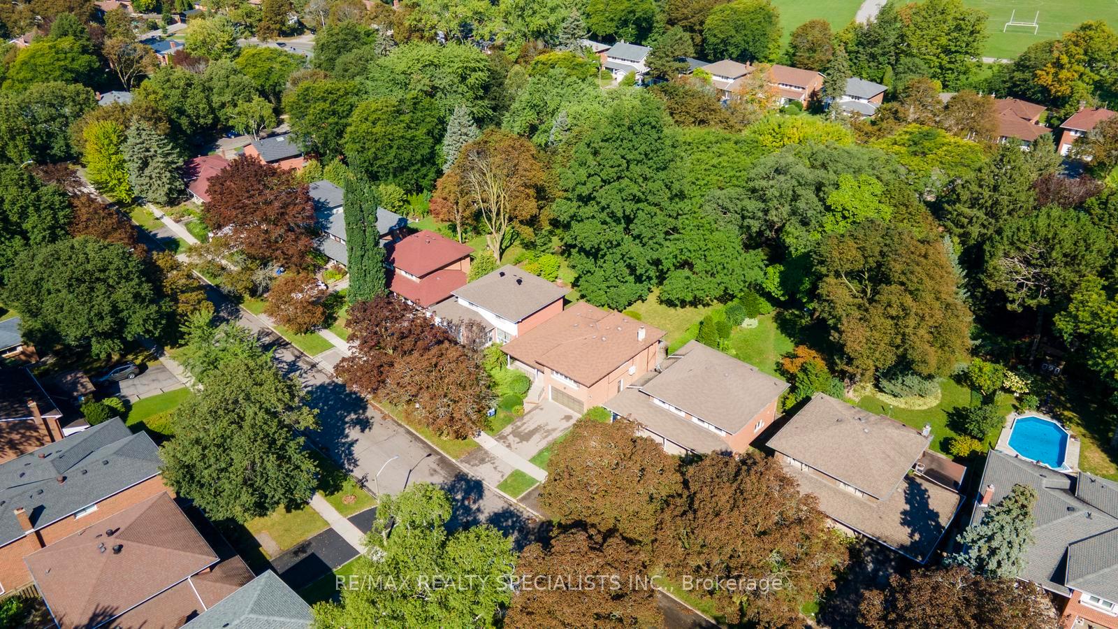 Photo 35 of 14 Michael Drive, North York, Hillcrest Village — HOMEH