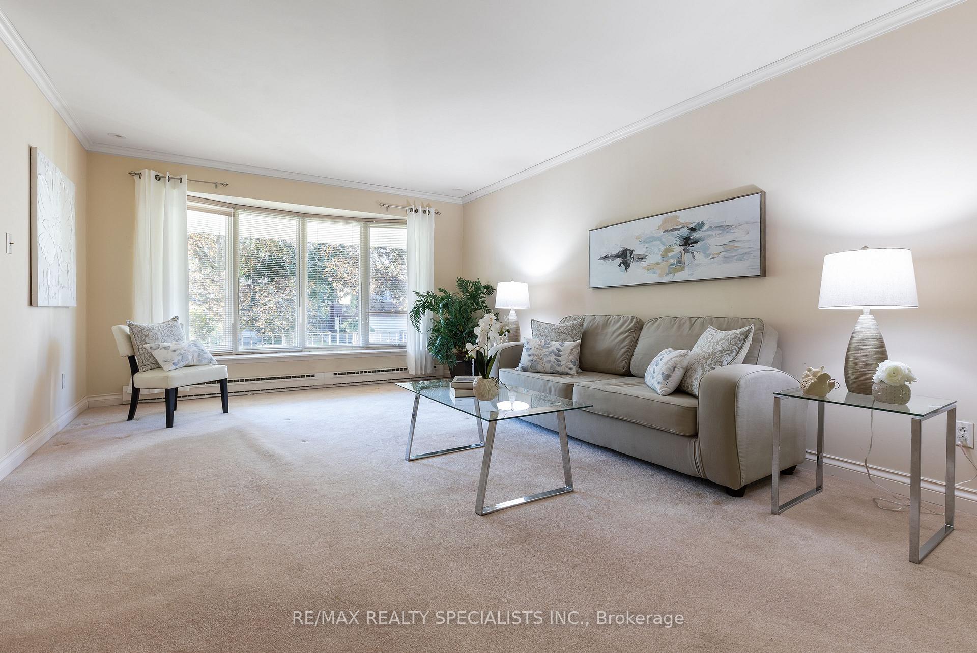 Photo 9 of 14 Michael Drive, North York, Hillcrest Village — HOMEH