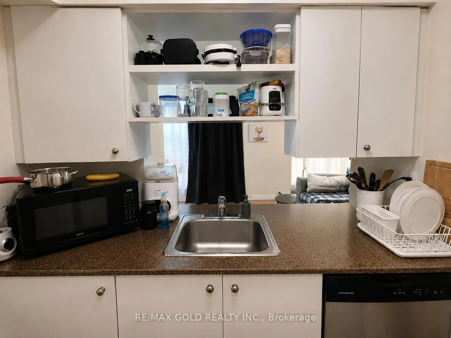 Photo 4 of Unit 307, 215 Queen Street E, Brampton, Bram East — HOMEH
