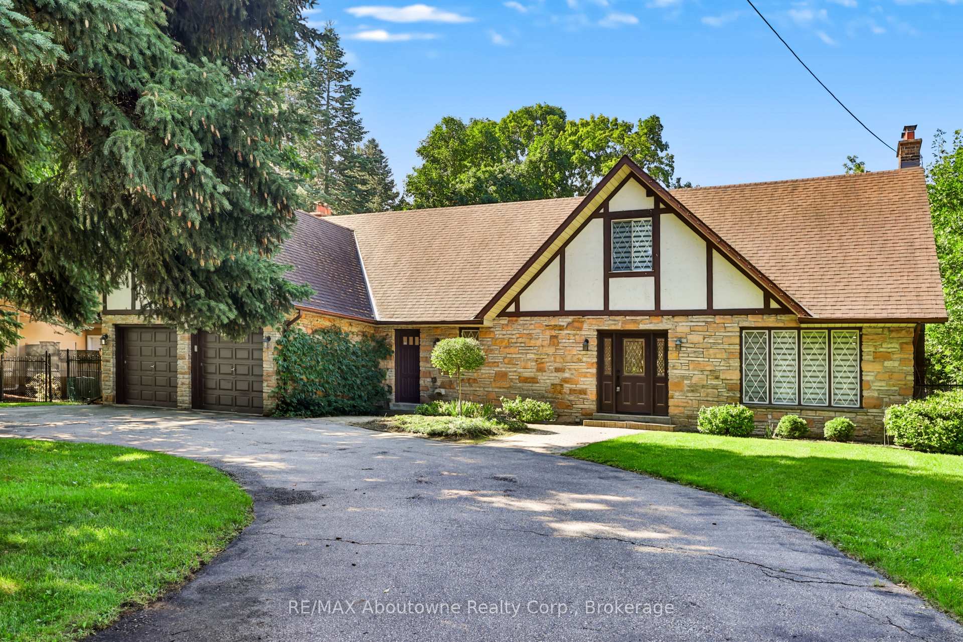 Photo 2 of 30 Birkbank Drive, Oakville, Ford — HOMEH