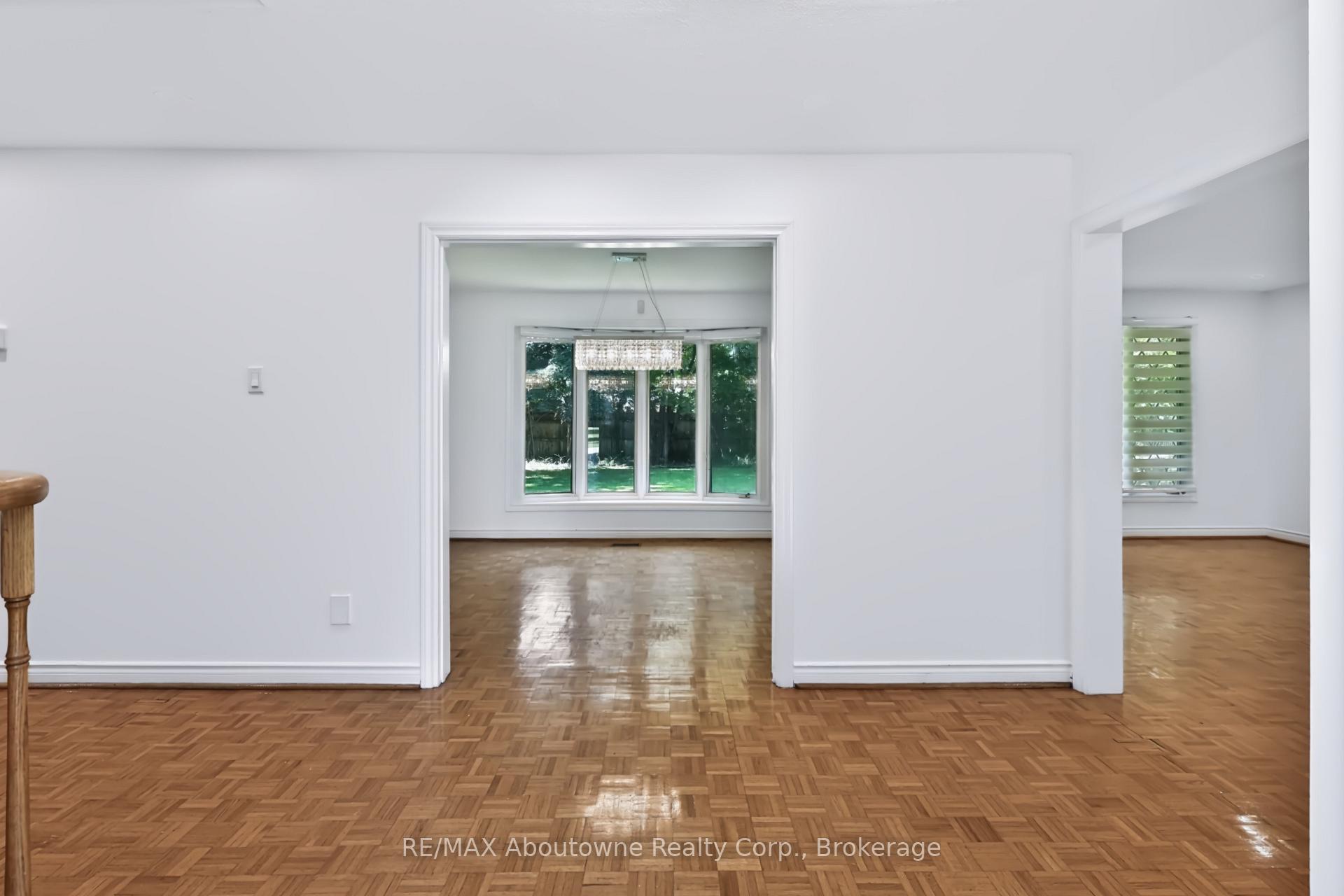 Photo 6 of 30 Birkbank Drive, Oakville, Ford — HOMEH