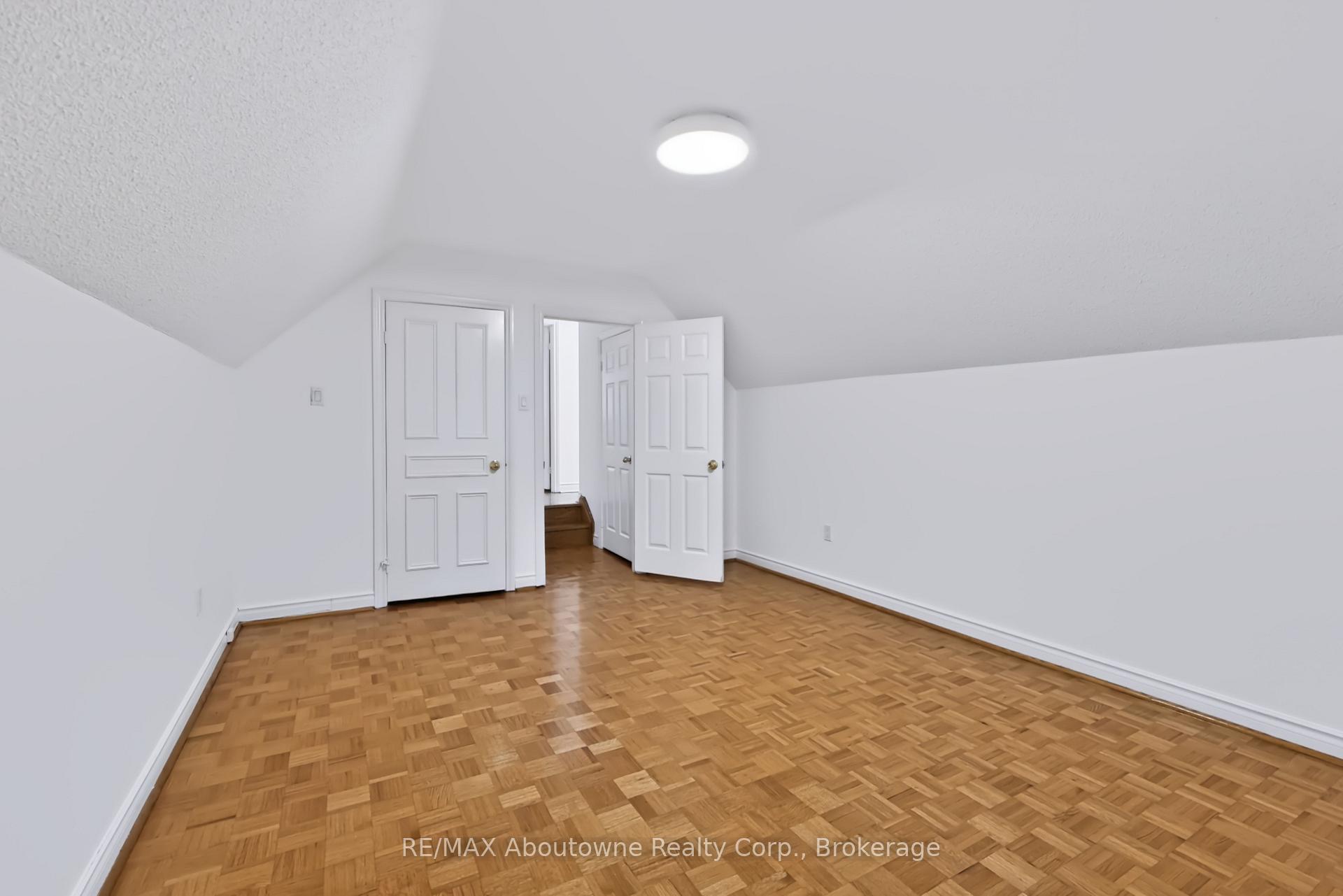 Photo 22 of 30 Birkbank Drive, Oakville, Ford — HOMEH