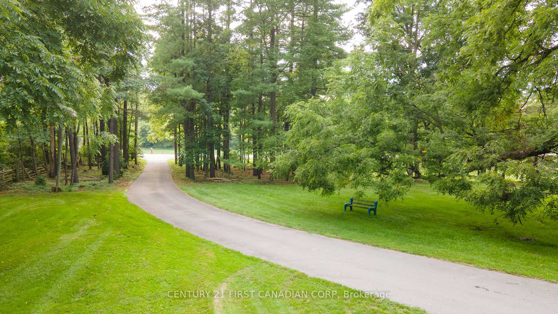 Photo 4 of 2546 Westdel Bourne, London, South K — HOMEH