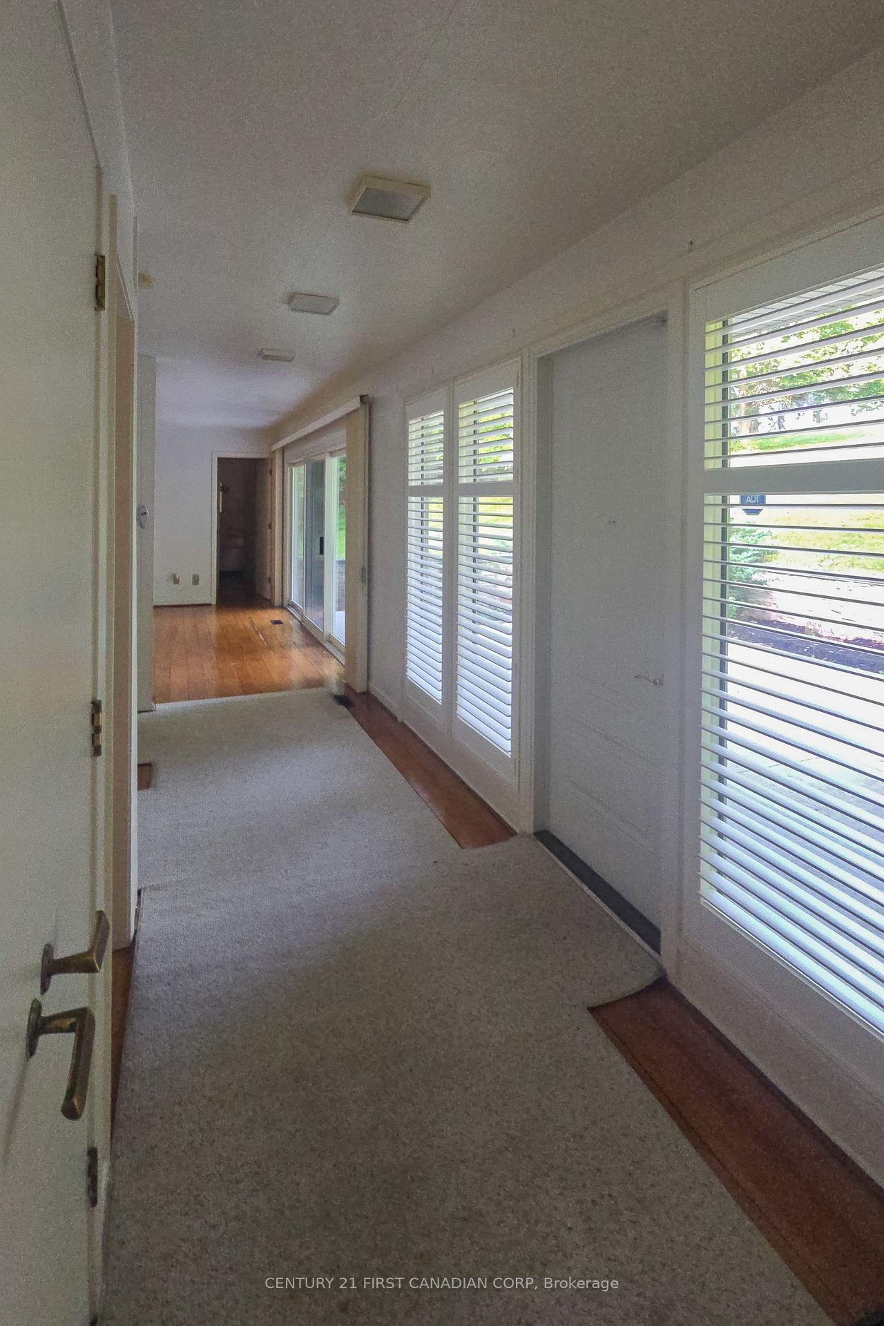 Photo 11 of 2546 Westdel Bourne, London, South K — HOMEH