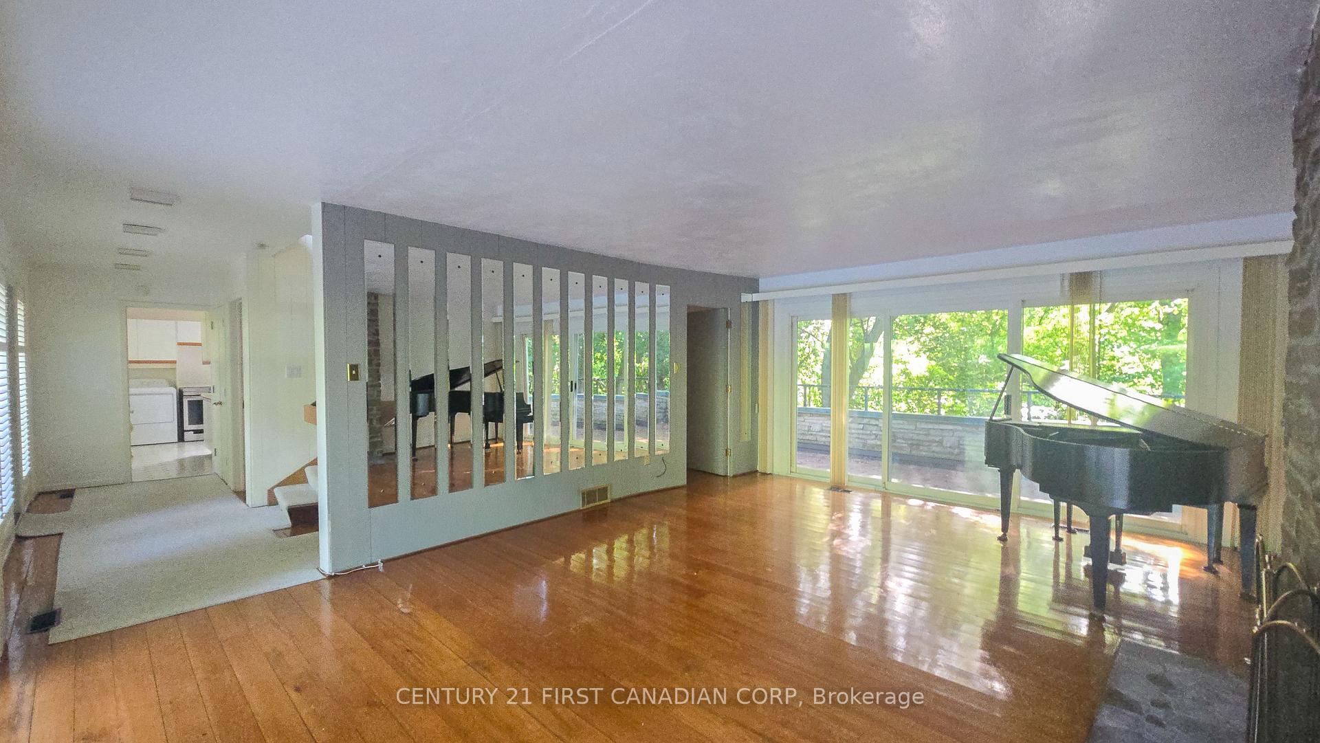 Photo 13 of 2546 Westdel Bourne, London, South K — HOMEH