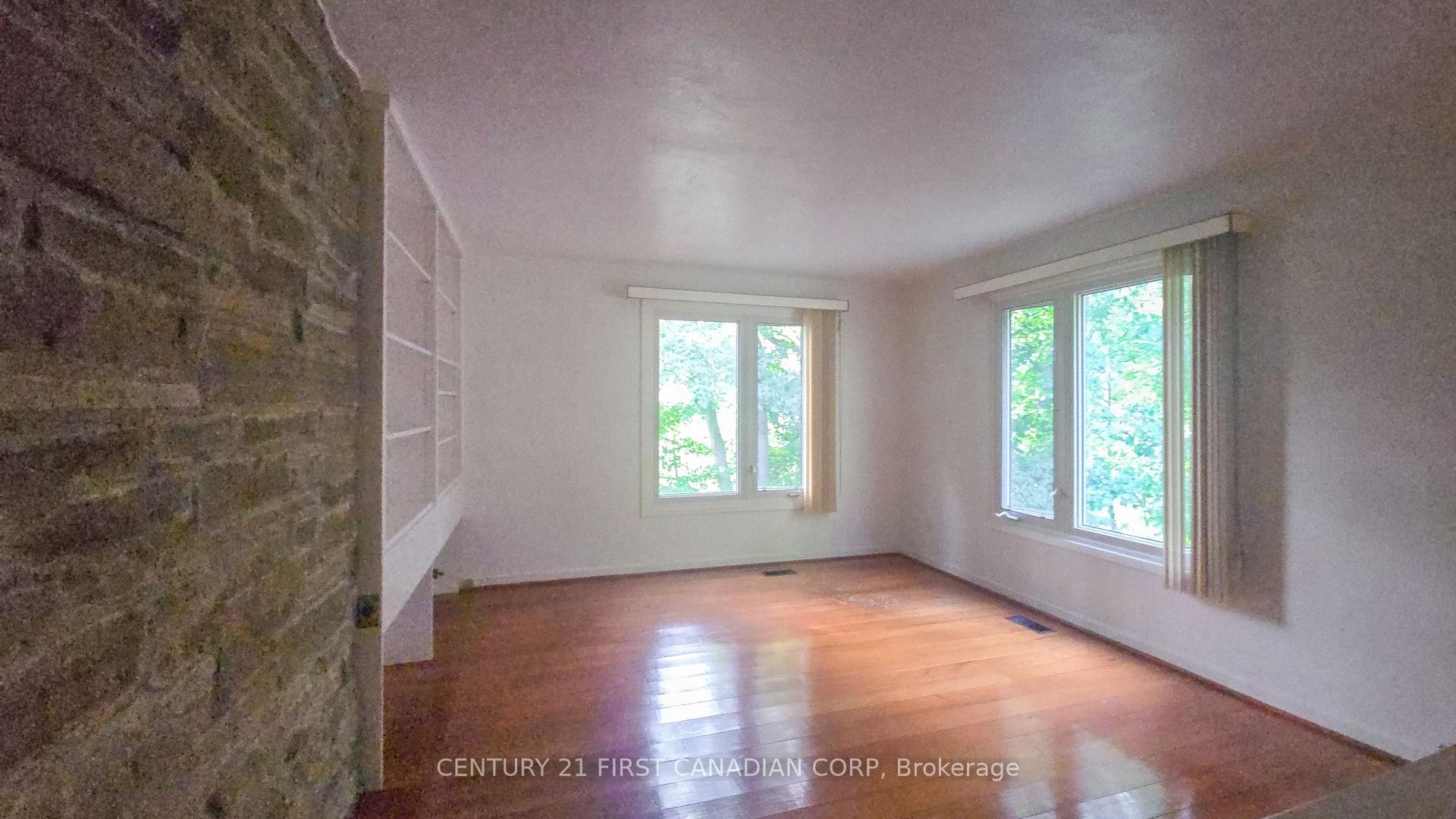Photo 18 of 2546 Westdel Bourne, London, South K — HOMEH