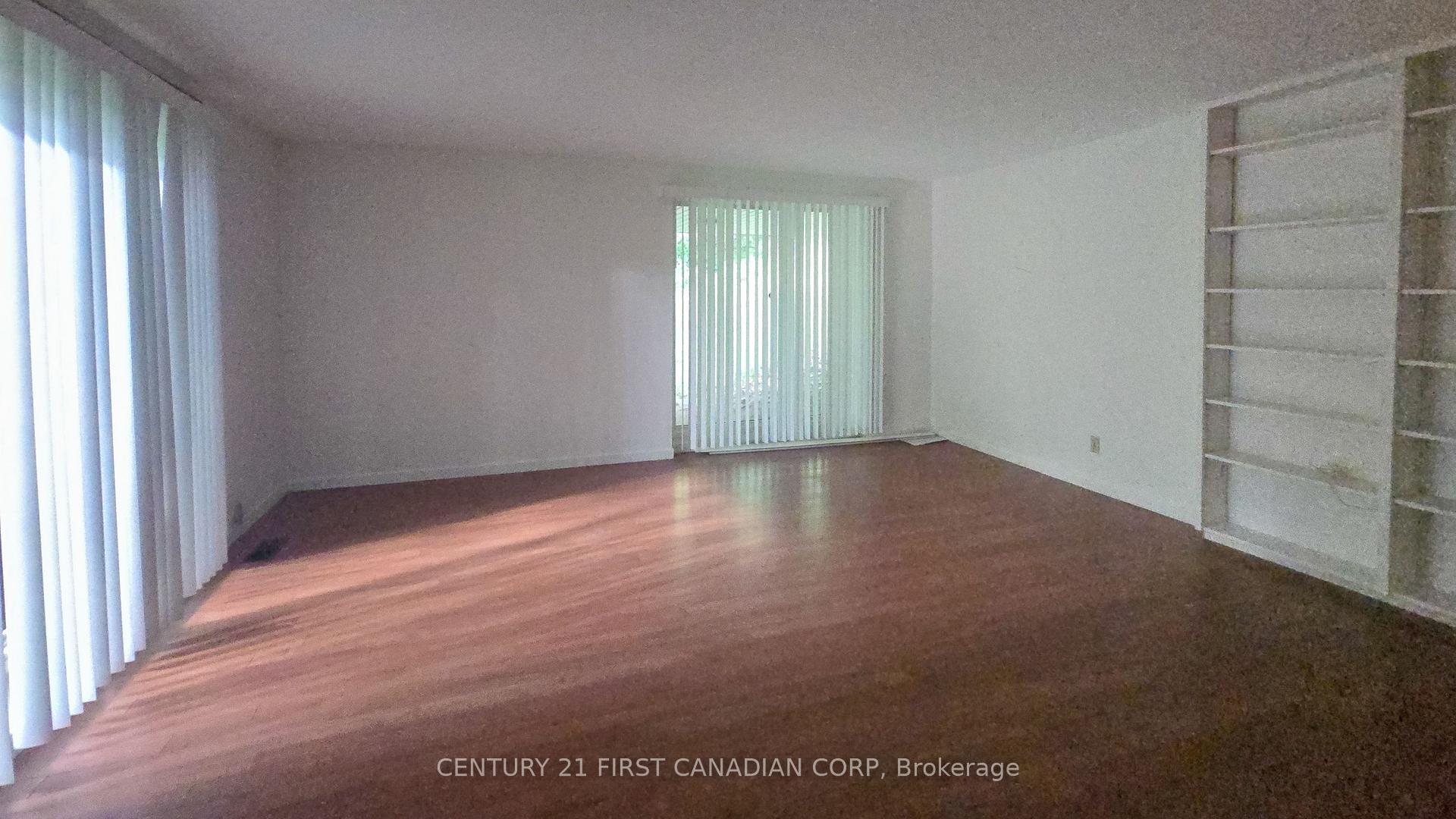 Photo 28 of 2546 Westdel Bourne, London, South K — HOMEH