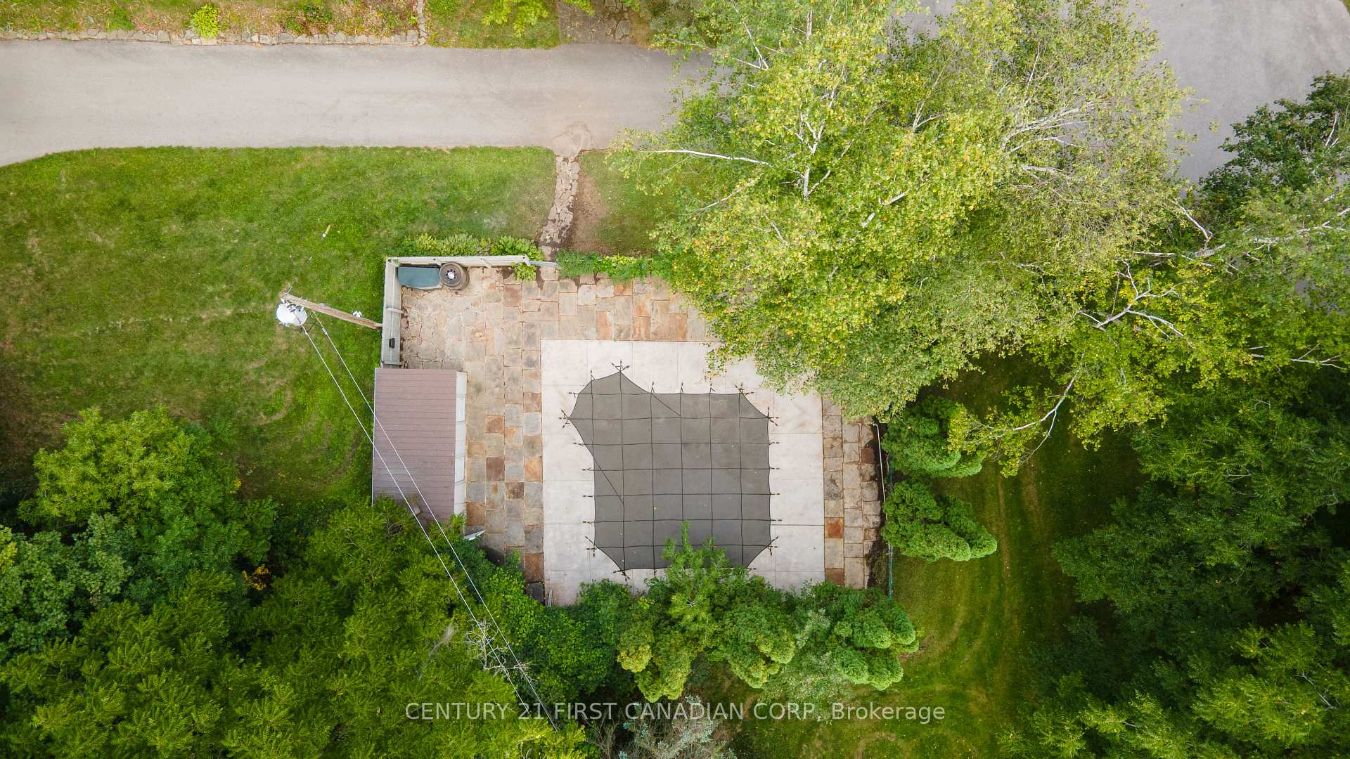 Photo 29 of 2546 Westdel Bourne, London, South K — HOMEH