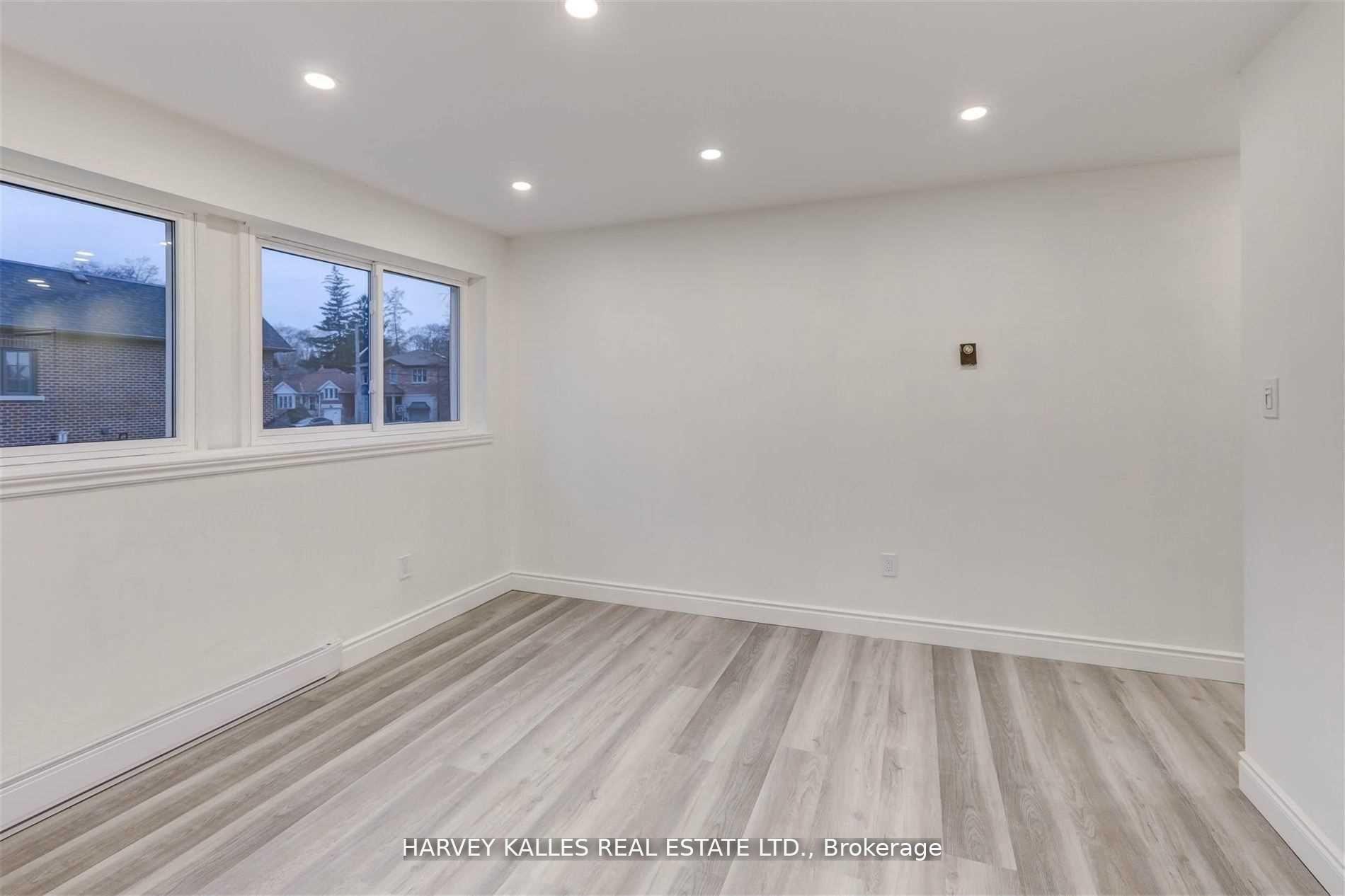 Photo 2 of Unit B, 901 Millwood Road, Toronto, Leaside — HOMEH