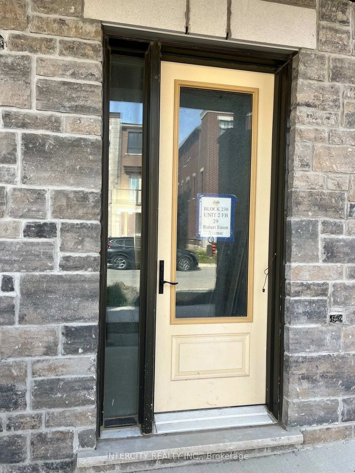 Photo 6 of Unit (Block 230 Unit 2), 29 Robert Eaton Avenue, Markham, Middlefield — HOMEH