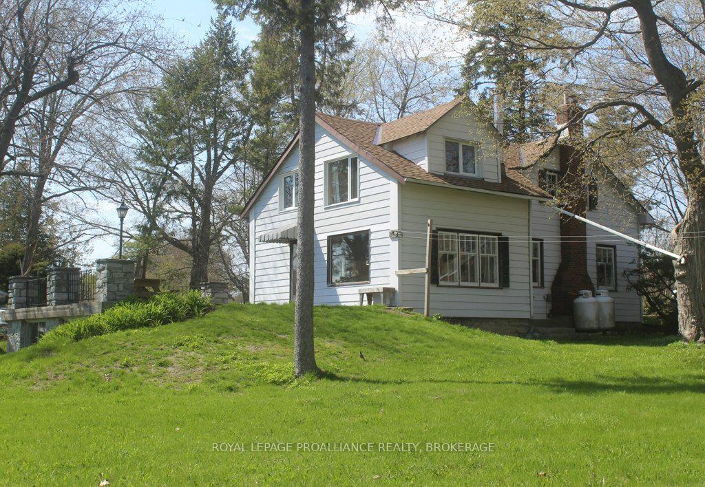 Photo 4 of 4690 Bath Road, Loyalist, Lennox and Addington - South — HOMEH