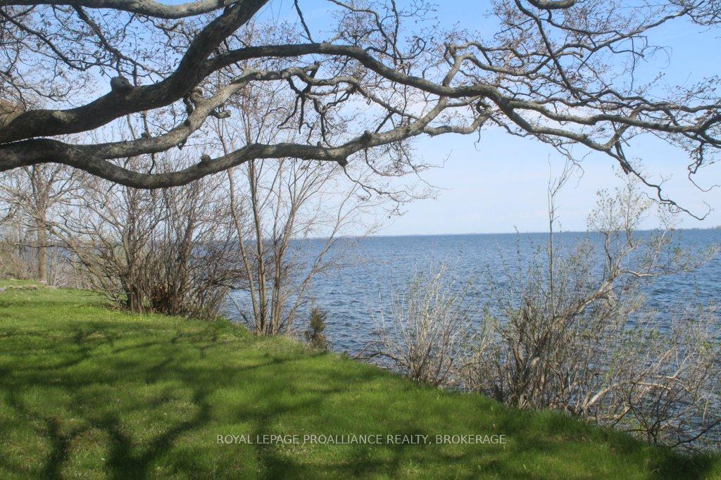 Photo 7 of 4690 Bath Road, Loyalist, Lennox and Addington - South — HOMEH