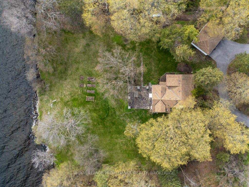 Photo 13 of 4690 Bath Road, Loyalist, Lennox and Addington - South — HOMEH