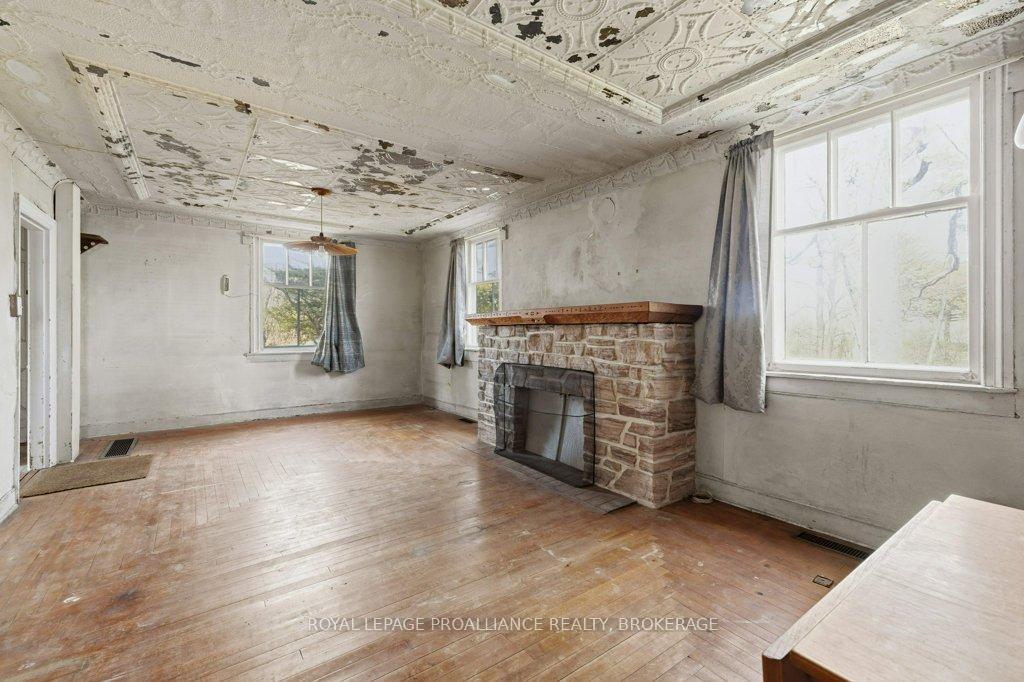 Photo 18 of 4690 Bath Road, Loyalist, Lennox and Addington - South — HOMEH
