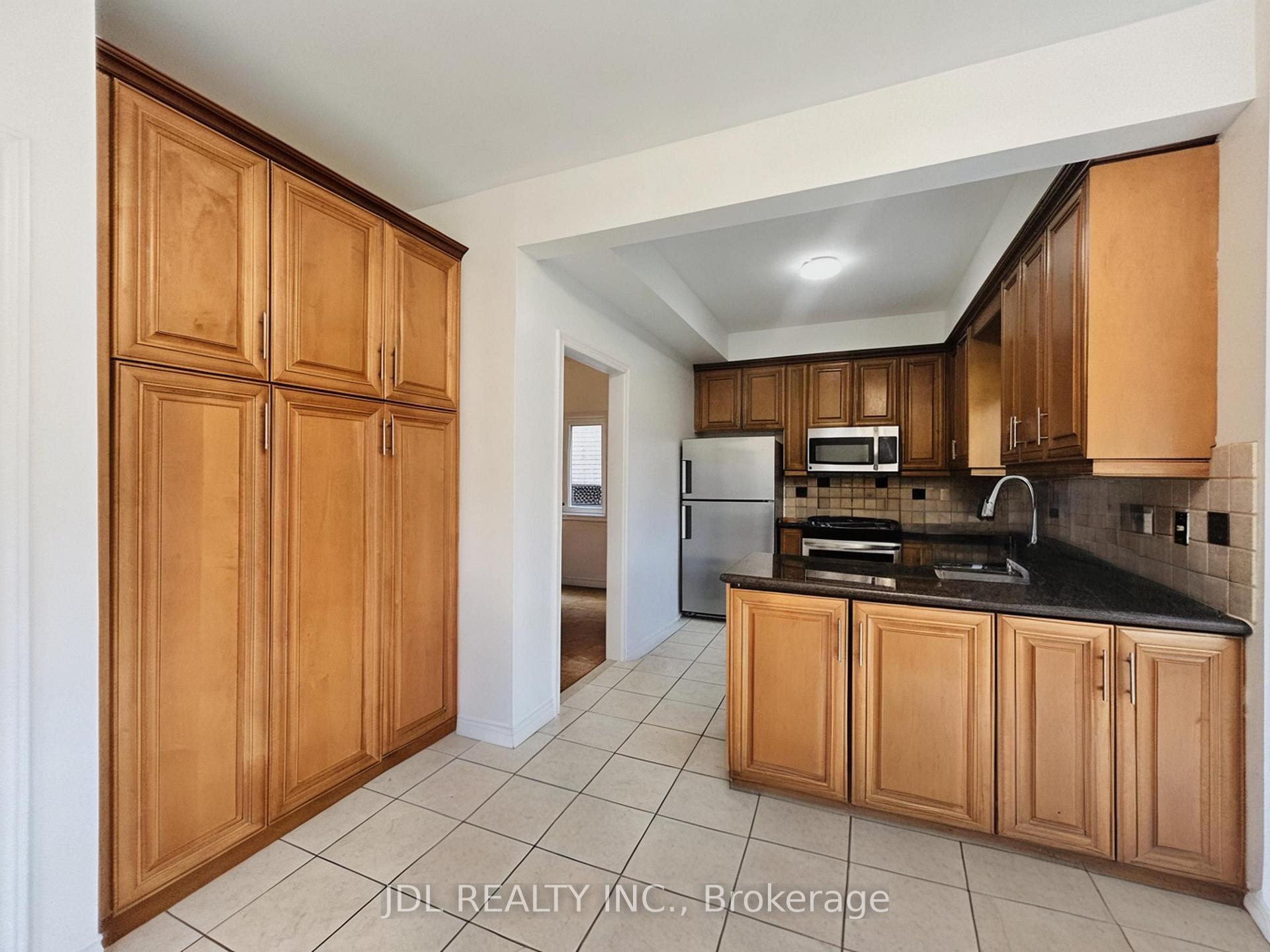 Photo 12 of Unit Bsmt, 80 Caproni Drive, Vaughan, Maple — HOMEH