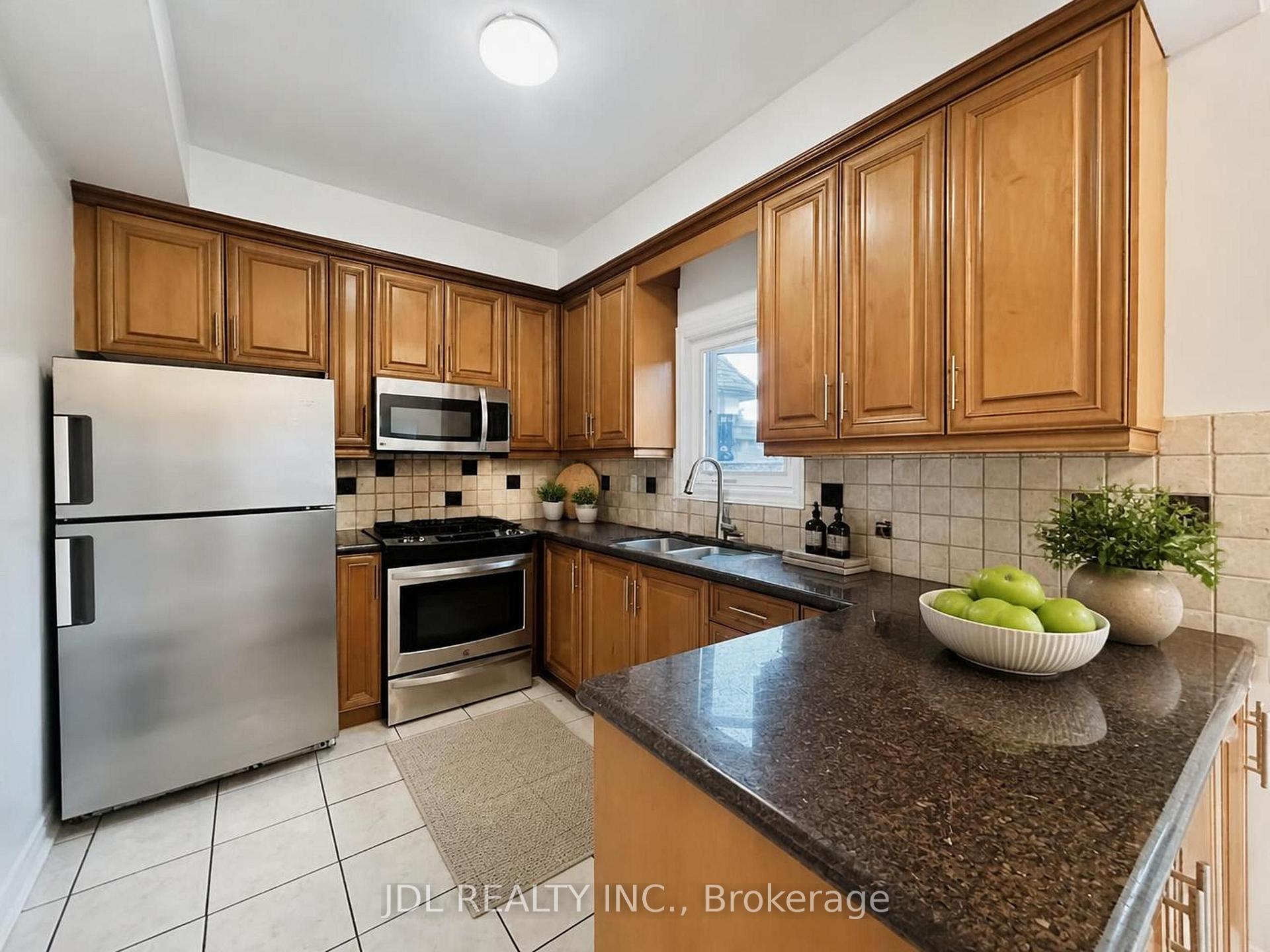 Photo 13 of Unit Bsmt, 80 Caproni Drive, Vaughan, Maple — HOMEH