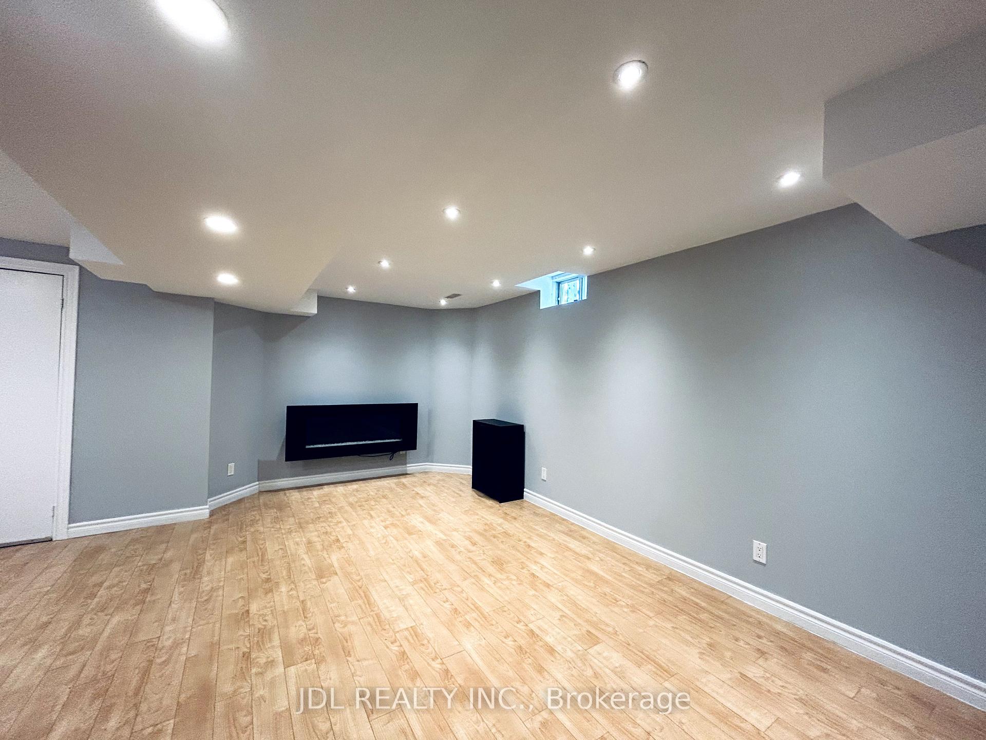 Photo 26 of Unit Bsmt, 80 Caproni Drive, Vaughan, Maple — HOMEH