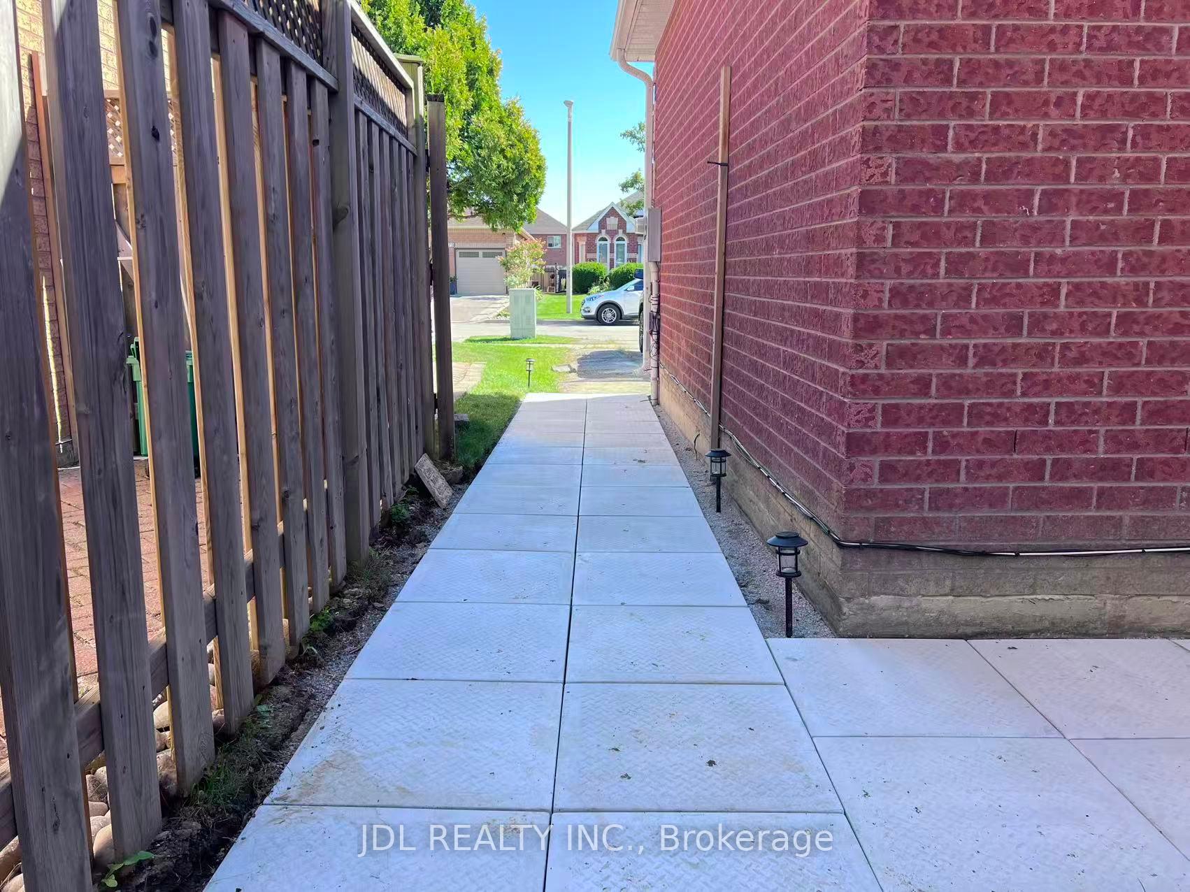 Photo 34 of Unit Bsmt, 80 Caproni Drive, Vaughan, Maple — HOMEH