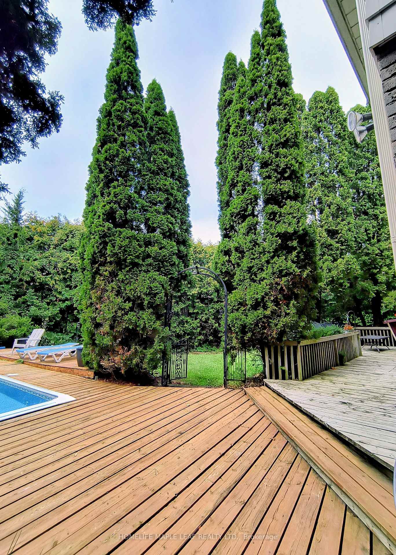 Photo 7 of 20 Brookfield Court, Markham, Markham Village — HOMEH