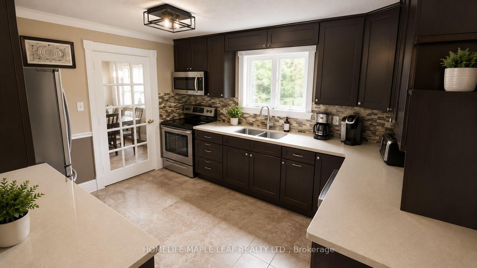 Photo 10 of 20 Brookfield Court, Markham, Markham Village — HOMEH