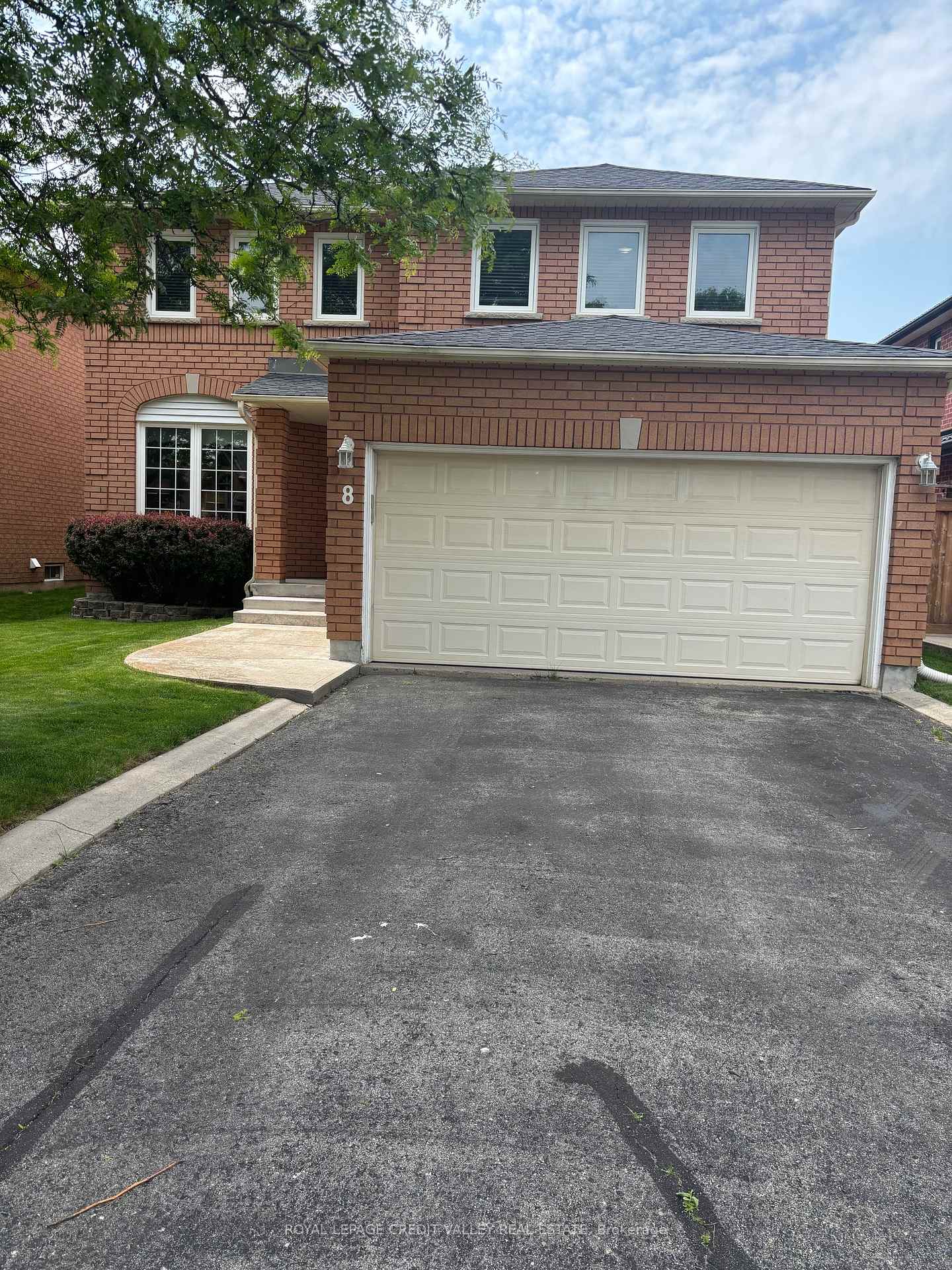 Photo 3 of 8 Livingston Drive, Caledon, Rural Caledon — HOMEH
