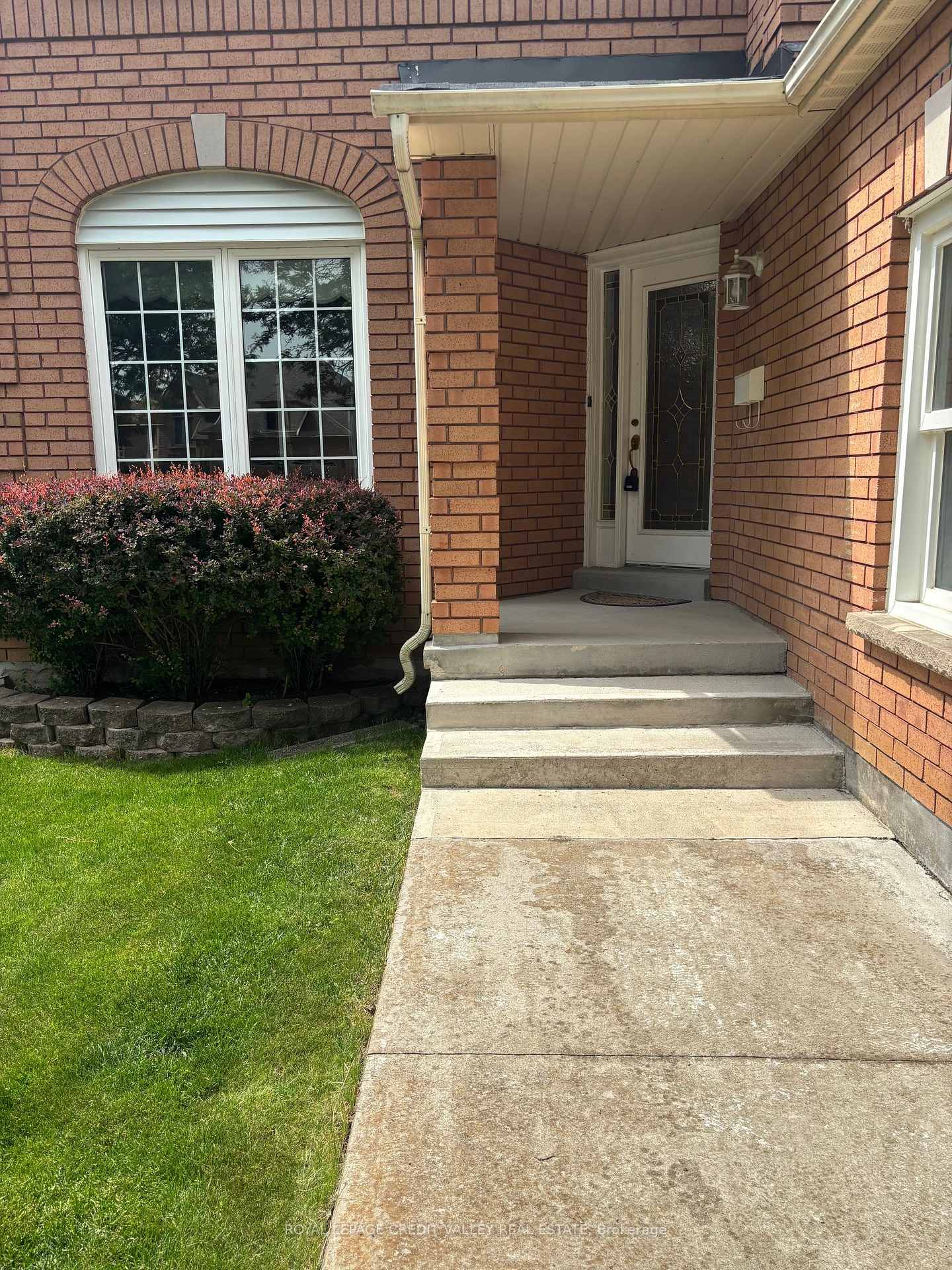 Photo 7 of 8 Livingston Drive, Caledon, Rural Caledon — HOMEH
