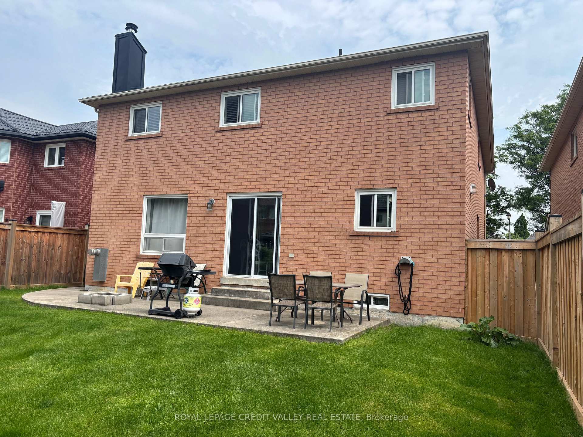 Photo 11 of 8 Livingston Drive, Caledon, Rural Caledon — HOMEH