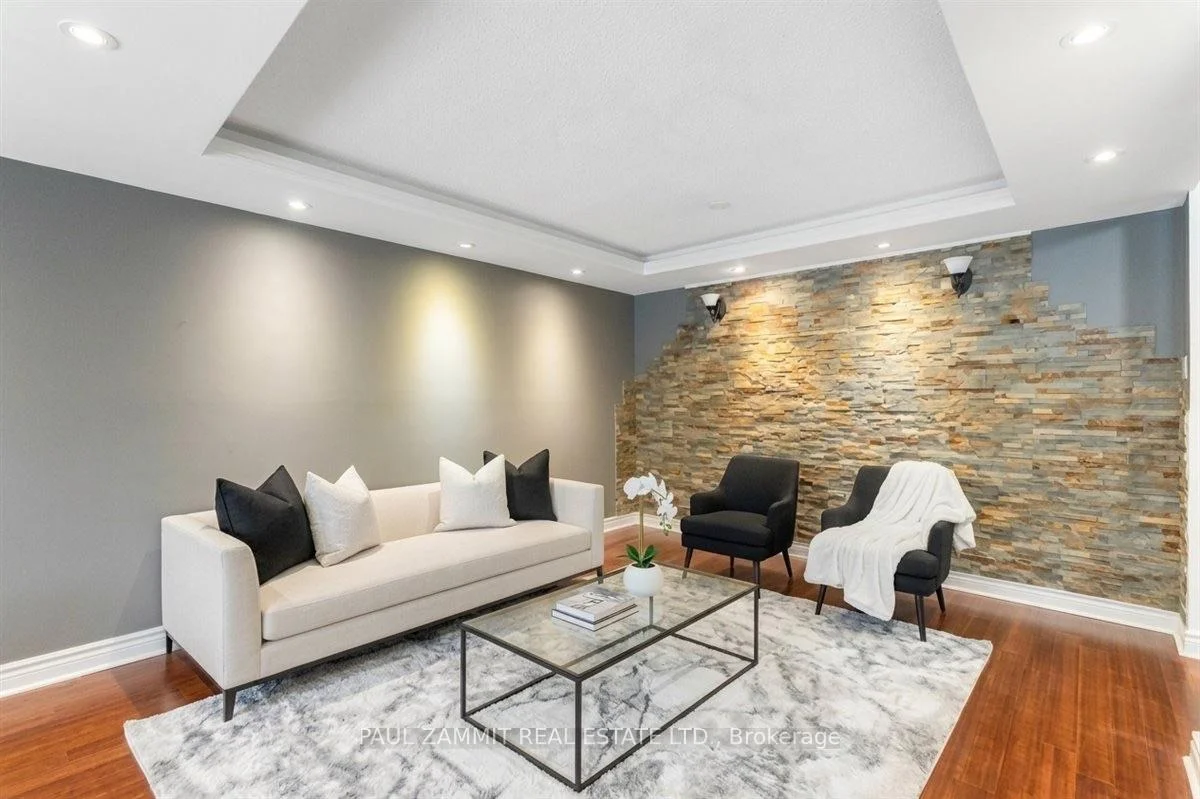 Photo 7 of Unit 323, 7905 Bayview Avenue, Markham, Aileen-Willowbrook — HOMEH