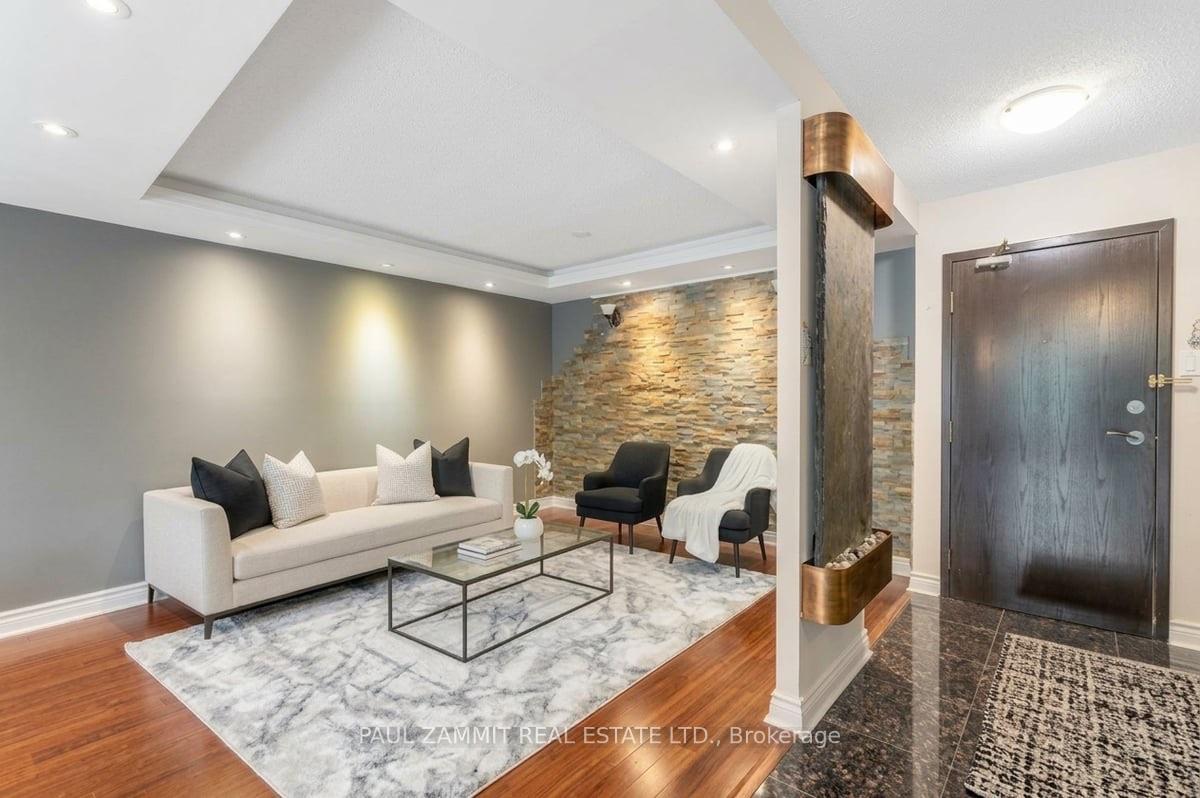 Photo 6 of Unit 323, 7905 Bayview Avenue, Markham, Aileen-Willowbrook — HOMEH