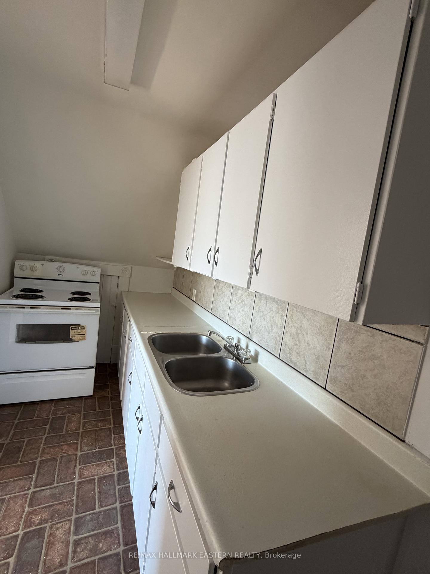 Photo 10 of 194 London Street, Peterborough, Town Ward 3 — HOMEH