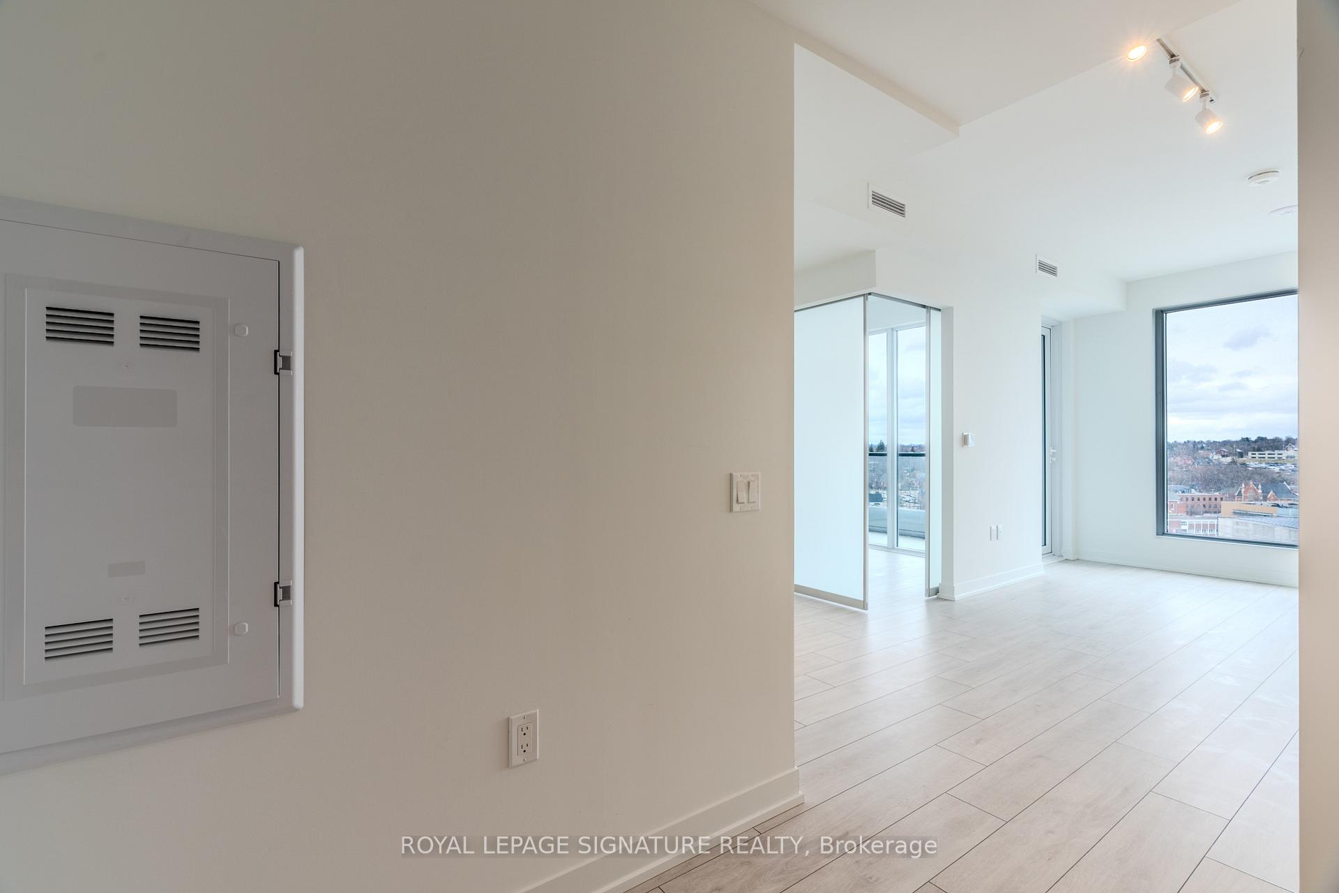 Photo 10 of Unit 1305, 39 Mary Street, Barrie, City Centre — HOMEH