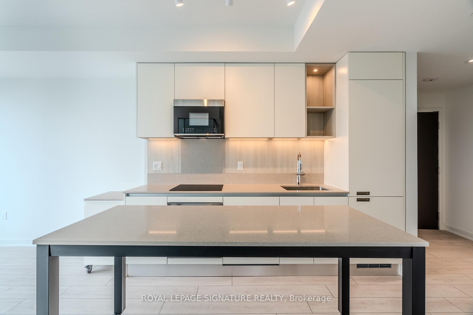 Photo 11 of Unit 1305, 39 Mary Street, Barrie, City Centre — HOMEH