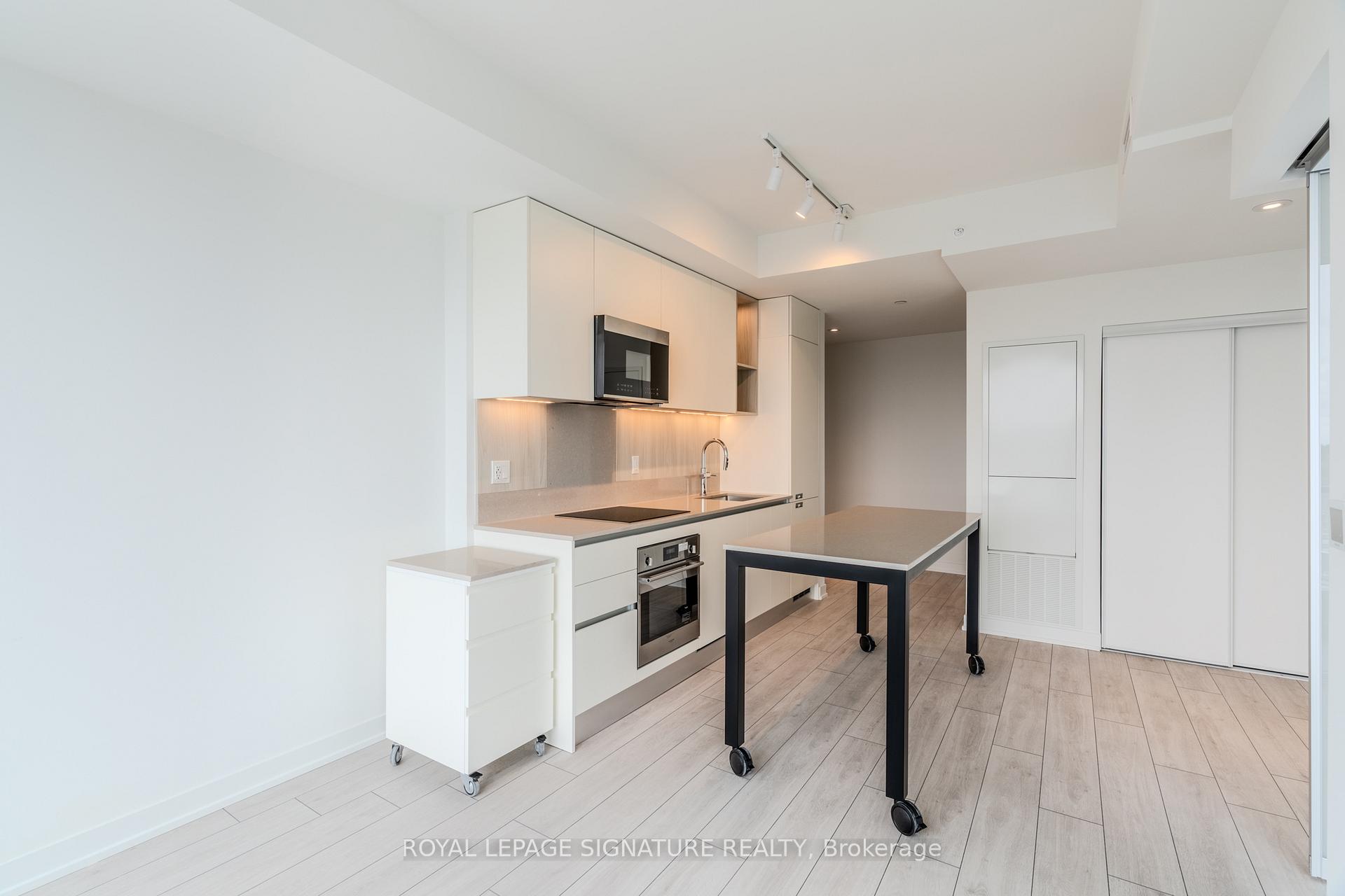 Photo 14 of Unit 1305, 39 Mary Street, Barrie, City Centre — HOMEH