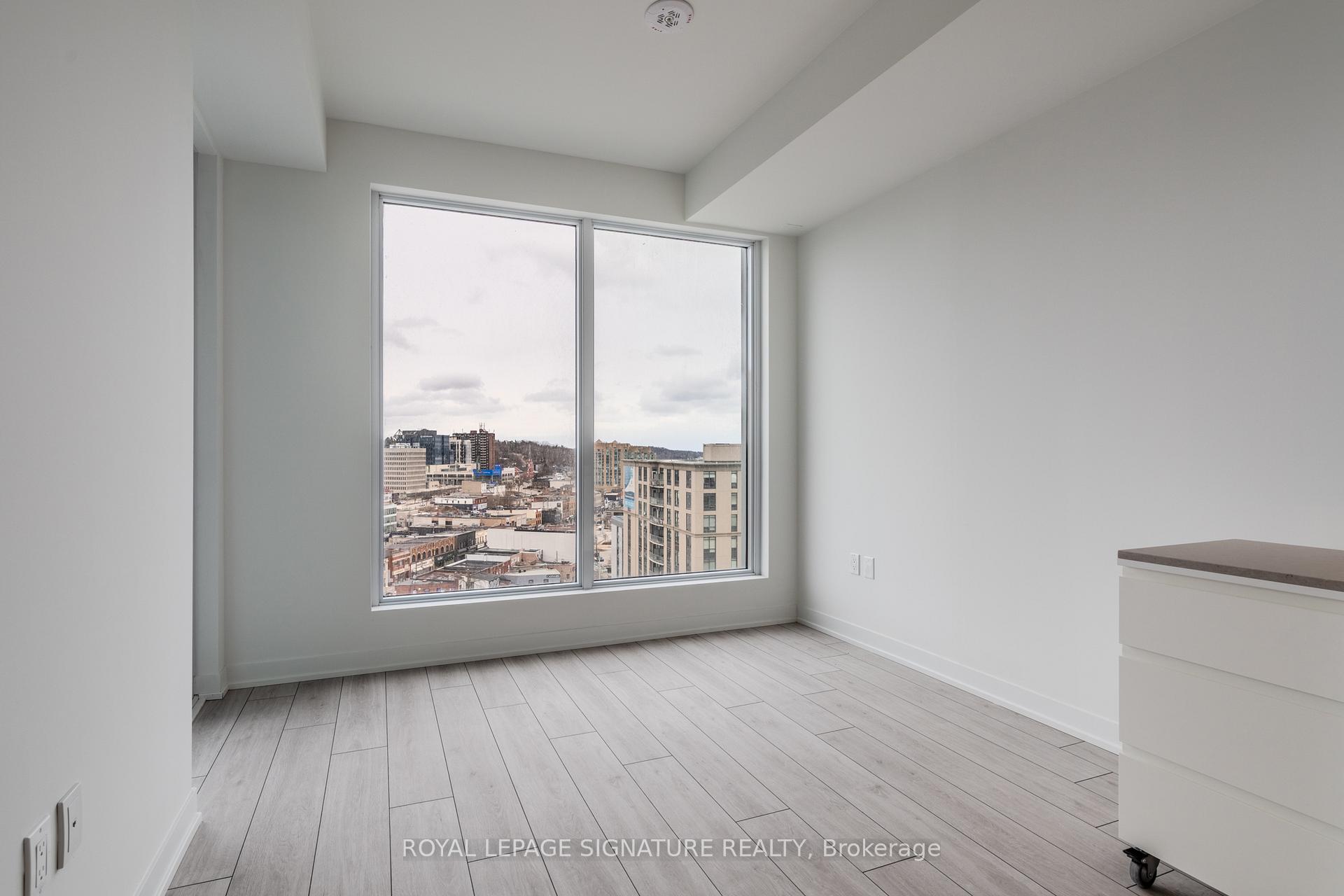 Photo 16 of Unit 1305, 39 Mary Street, Barrie, City Centre — HOMEH