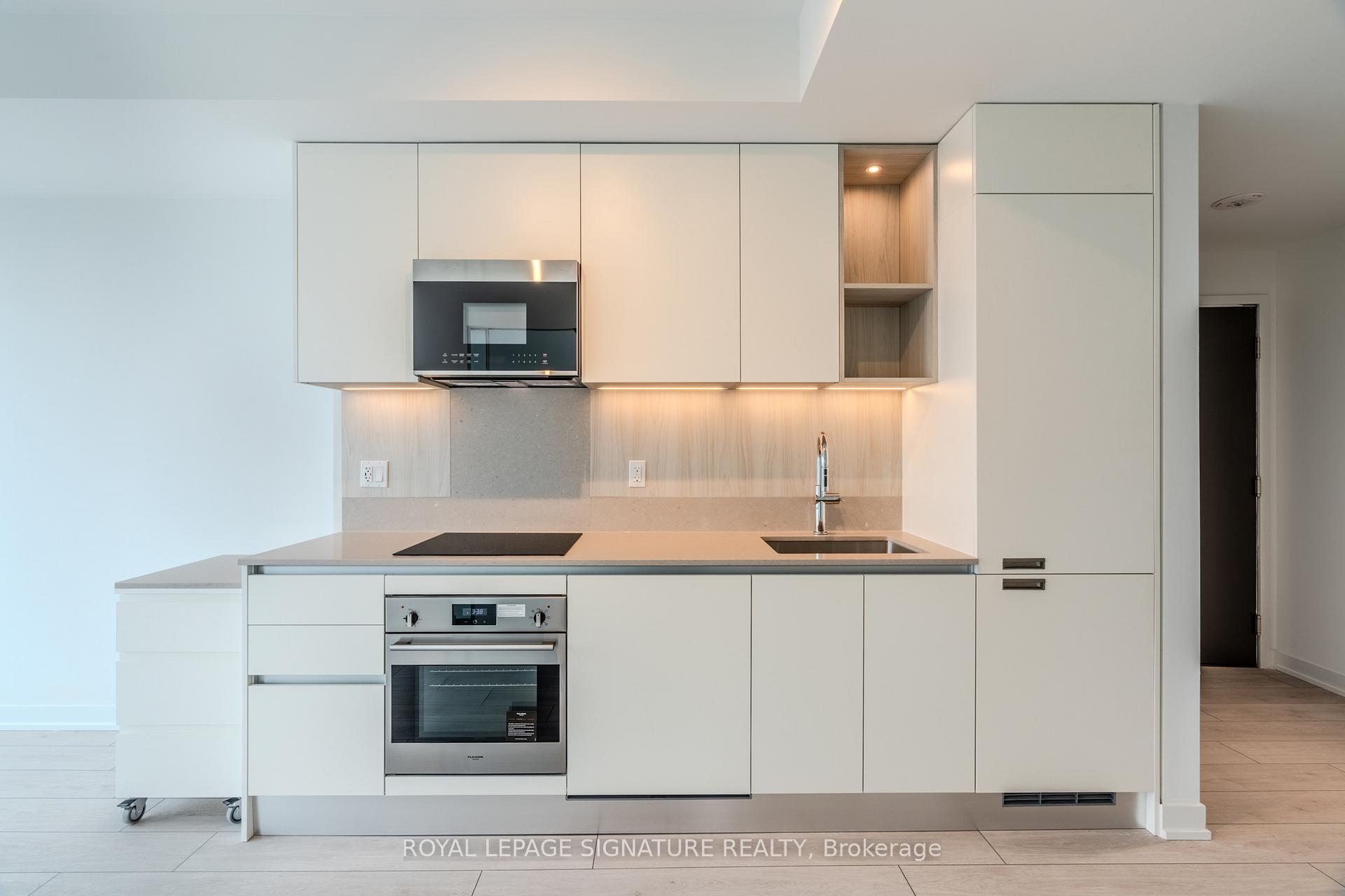 Photo 17 of Unit 1305, 39 Mary Street, Barrie, City Centre — HOMEH
