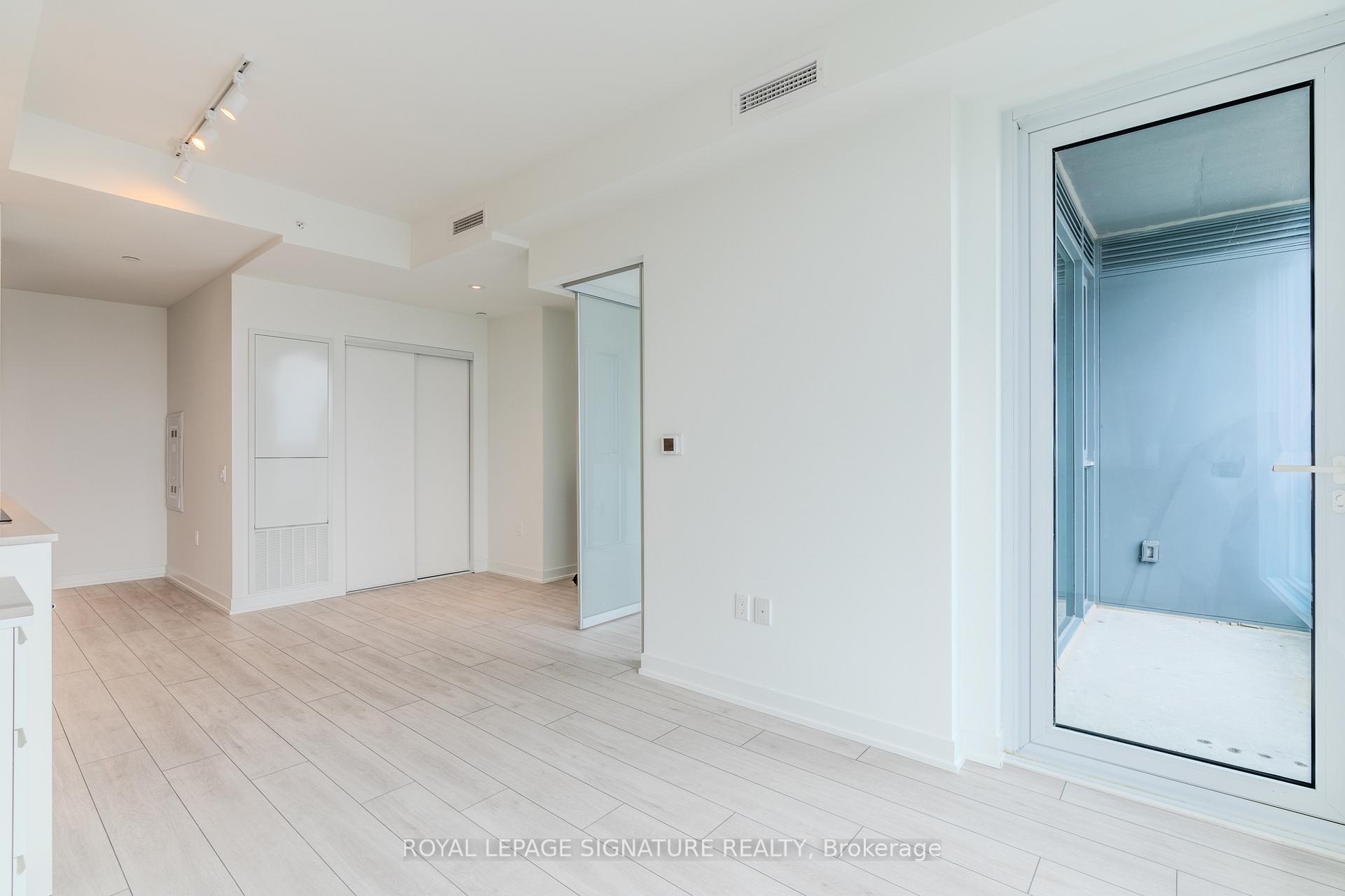 Photo 20 of Unit 1305, 39 Mary Street, Barrie, City Centre — HOMEH