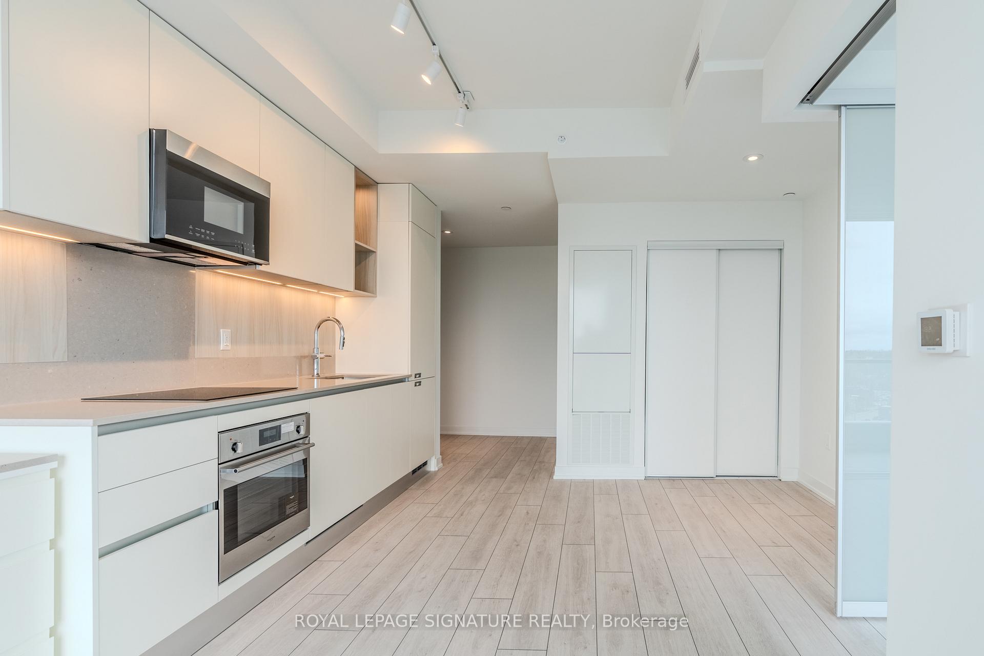 Photo 23 of Unit 1305, 39 Mary Street, Barrie, City Centre — HOMEH