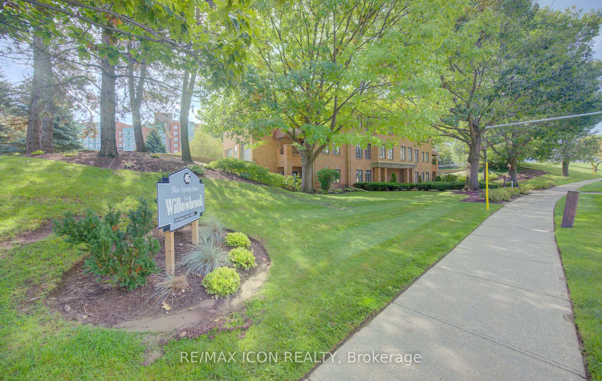 Photo 5 of Unit 31, 45 Blue Springs Drive, Waterloo, Colonial Acres — HOMEH