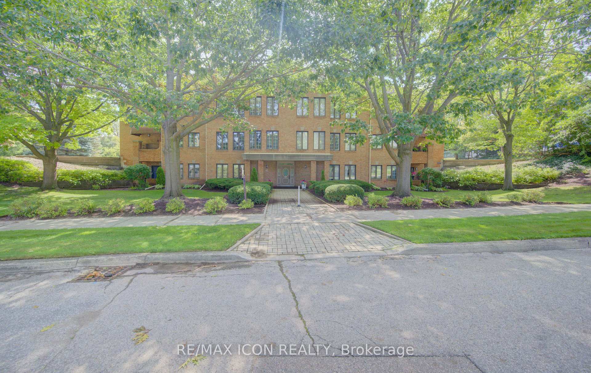 Photo 6 of Unit 31, 45 Blue Springs Drive, Waterloo, Colonial Acres — HOMEH