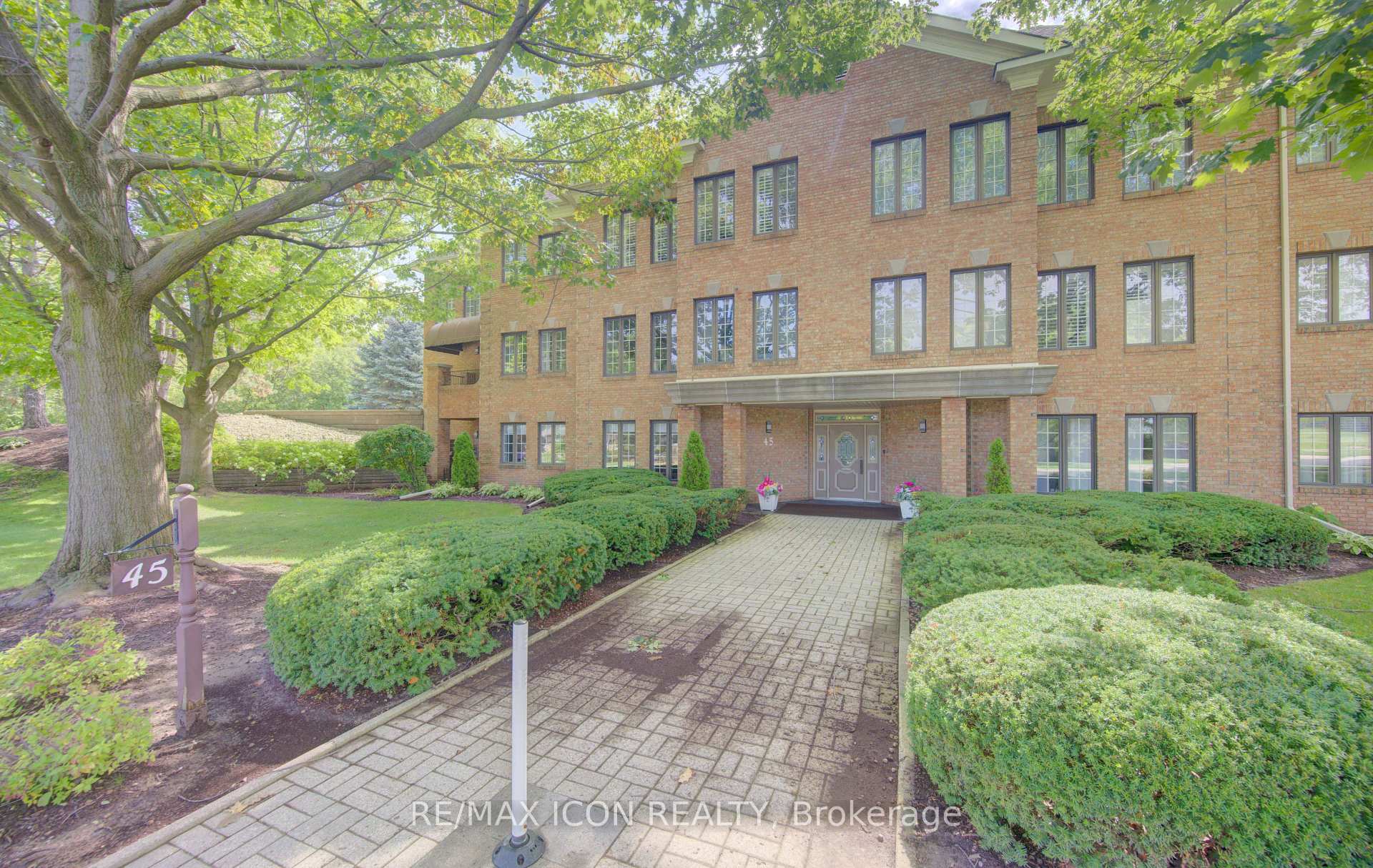 Photo 7 of Unit 31, 45 Blue Springs Drive, Waterloo, Colonial Acres — HOMEH