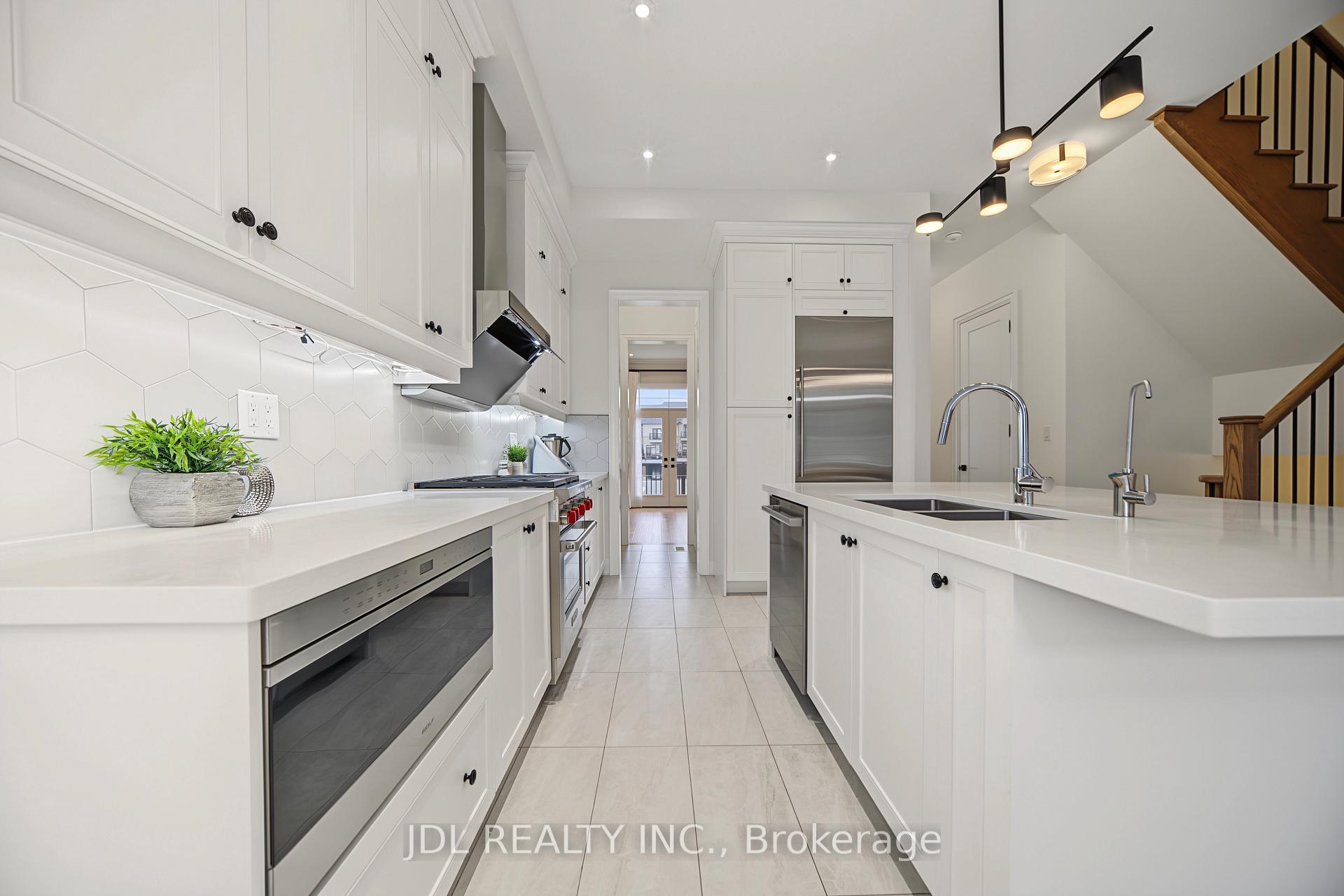 Photo 13 of 41 West Village Lane, Markham, Angus Glen — HOMEH