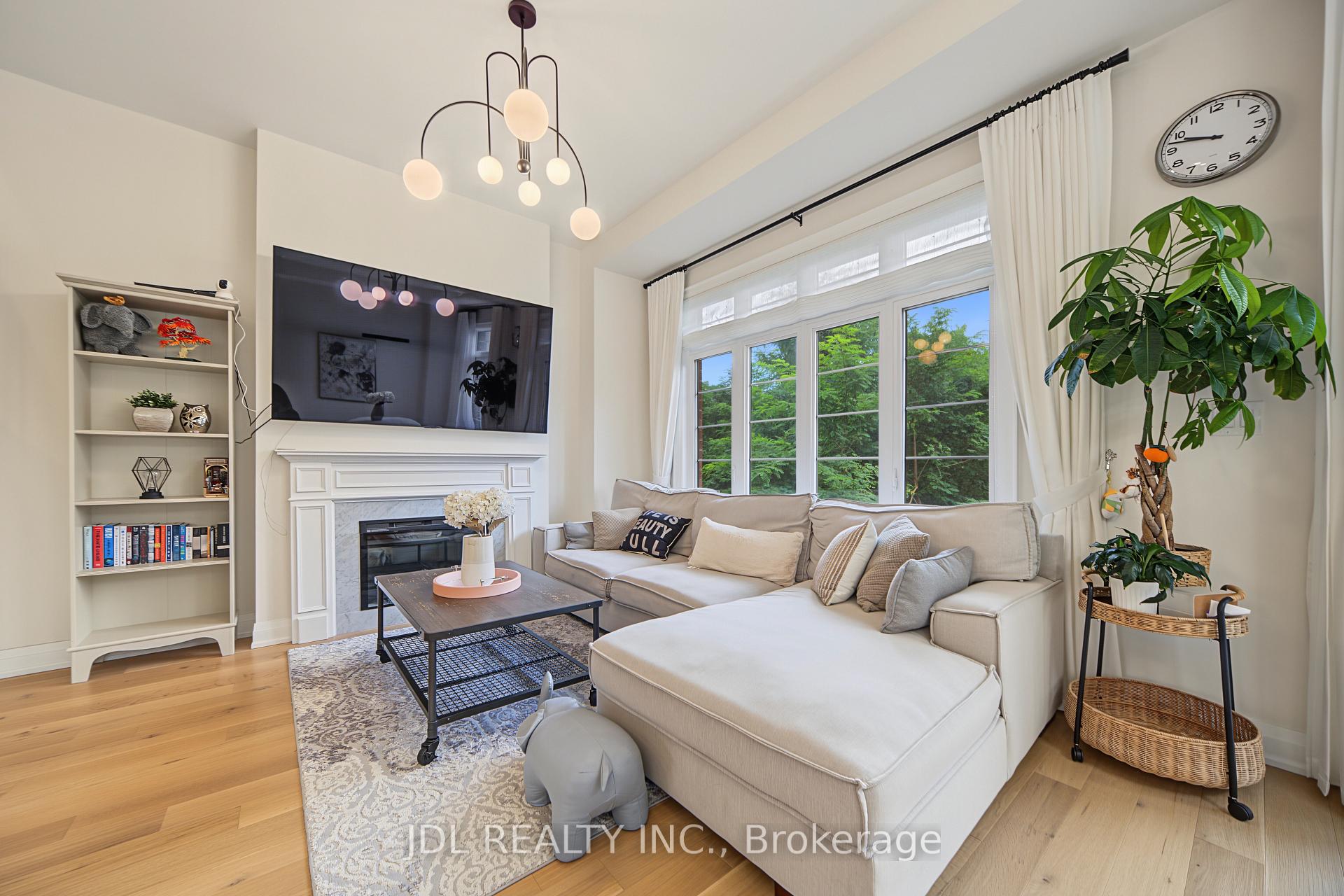 Photo 20 of 41 West Village Lane, Markham, Angus Glen — HOMEH
