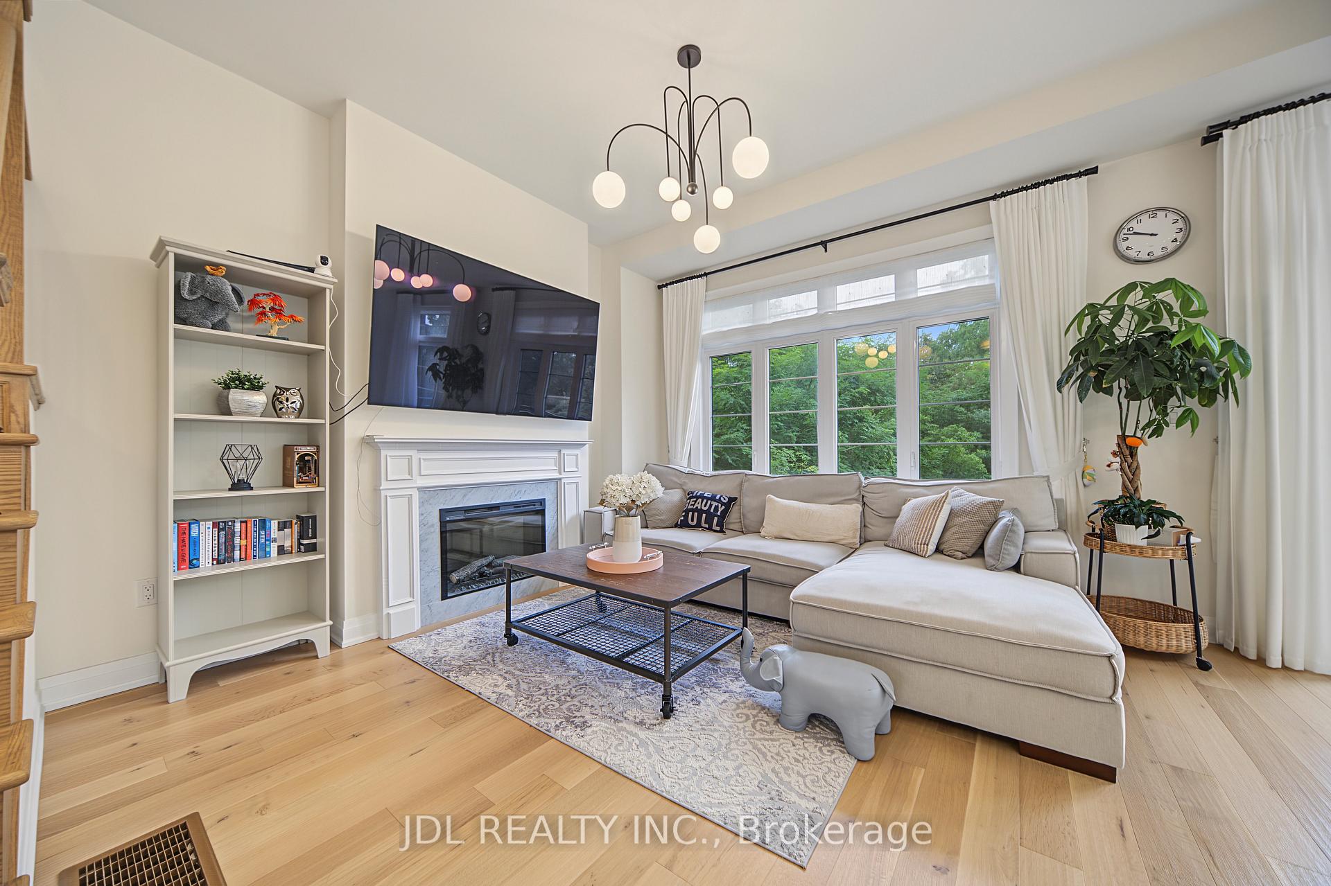 Photo 22 of 41 West Village Lane, Markham, Angus Glen — HOMEH