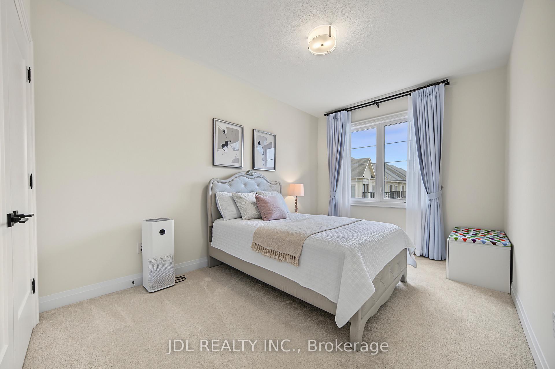 Photo 30 of 41 West Village Lane, Markham, Angus Glen — HOMEH