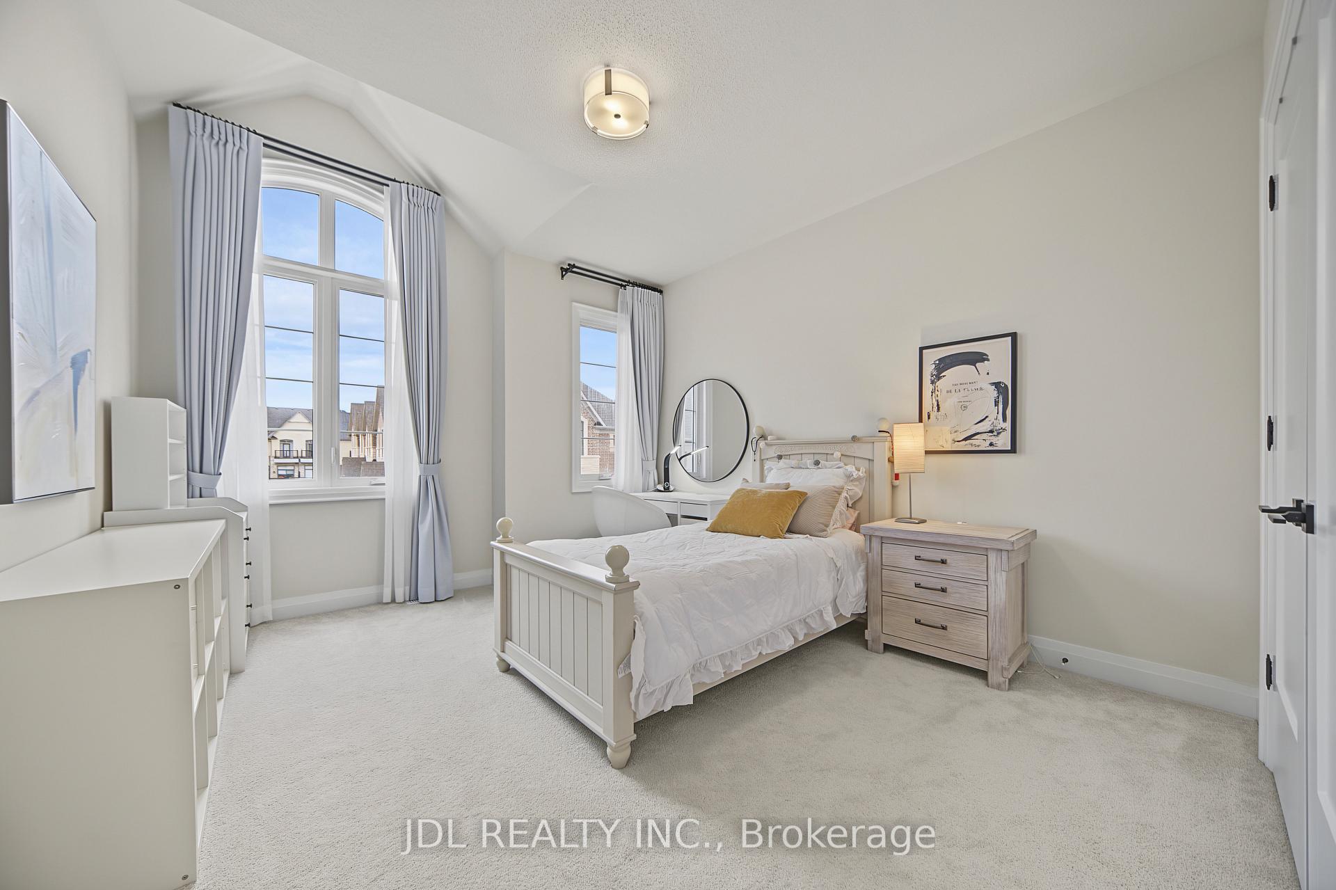 Photo 34 of 41 West Village Lane, Markham, Angus Glen — HOMEH