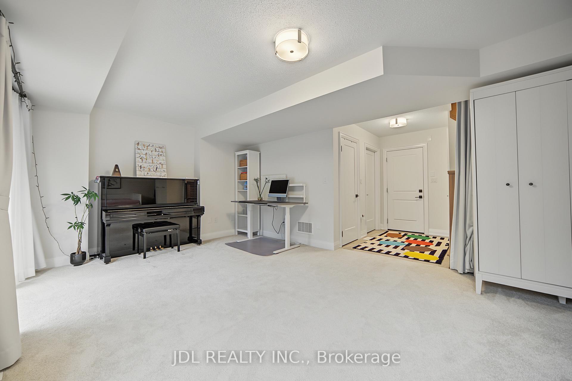 Photo 41 of 41 West Village Lane, Markham, Angus Glen — HOMEH
