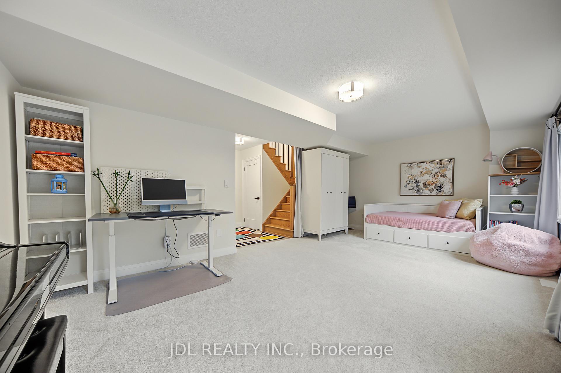 Photo 43 of 41 West Village Lane, Markham, Angus Glen — HOMEH